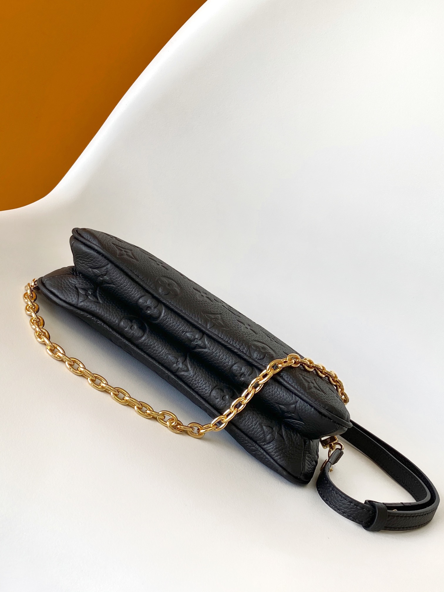 Louis Vuitton Basic Bag Cow Leather Black M-l-s