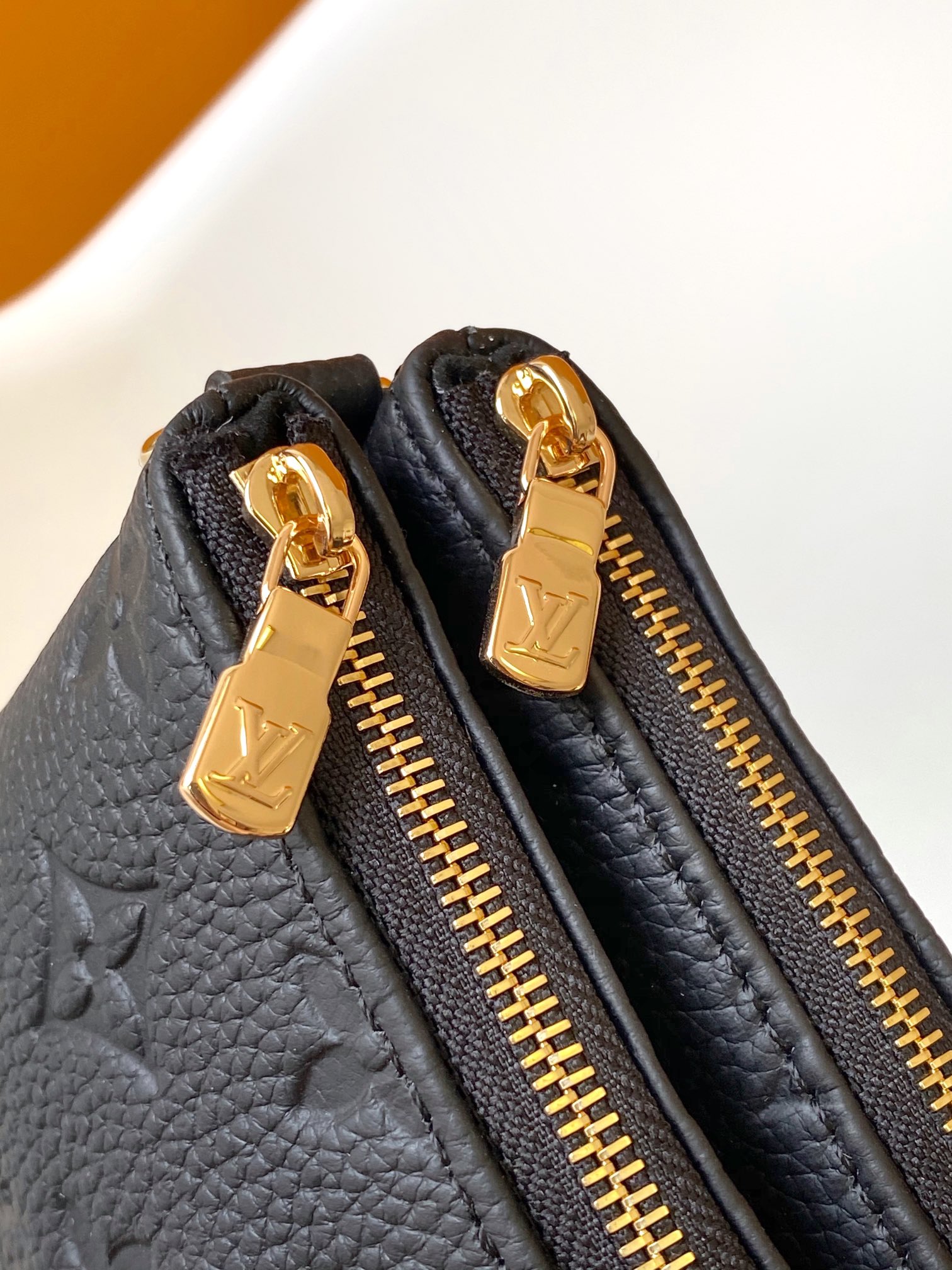 Louis Vuitton Basic Bag Cow Leather Black M-l-s