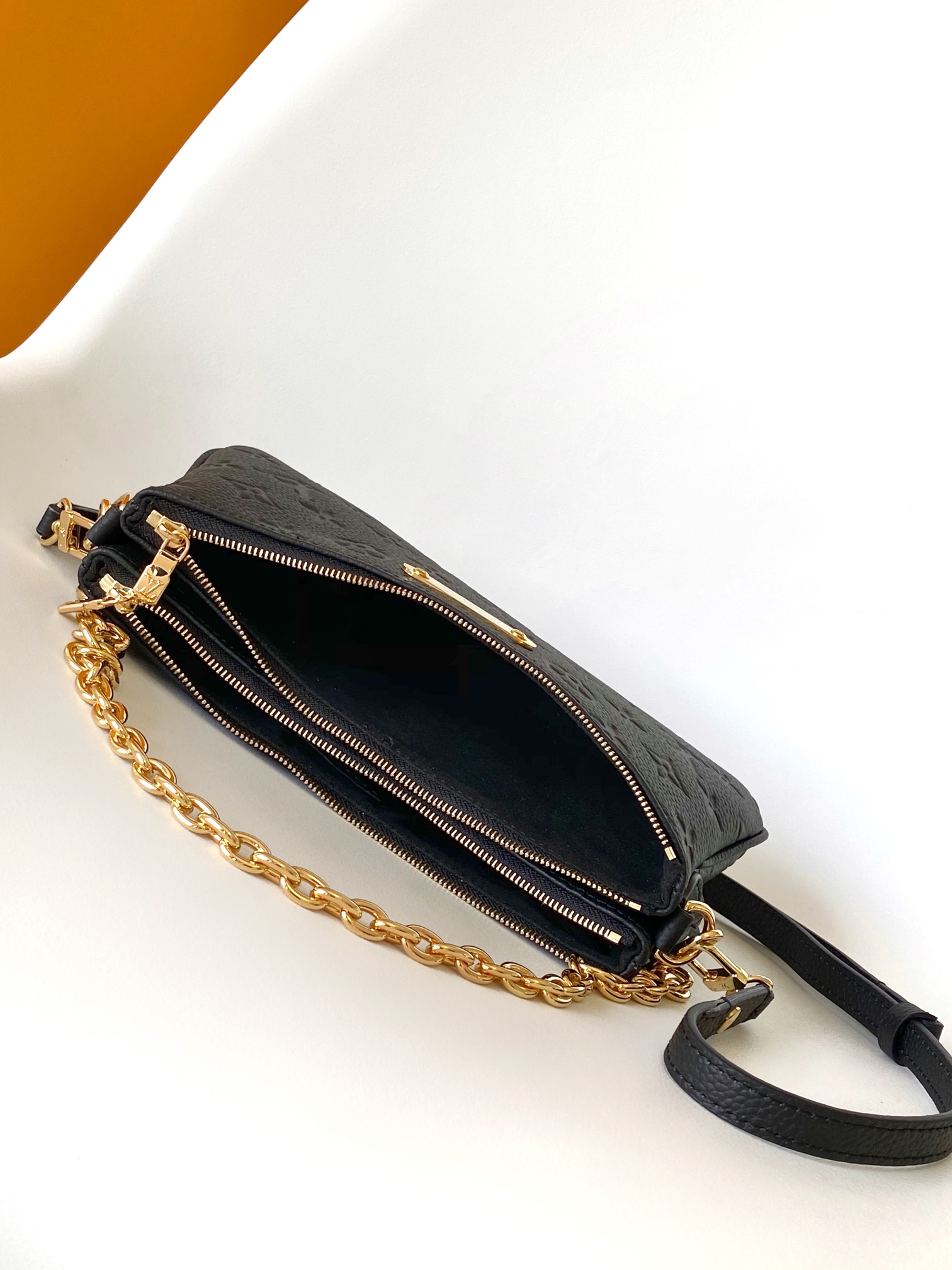 Louis Vuitton Basic Bag Cow Leather Black M-l-s