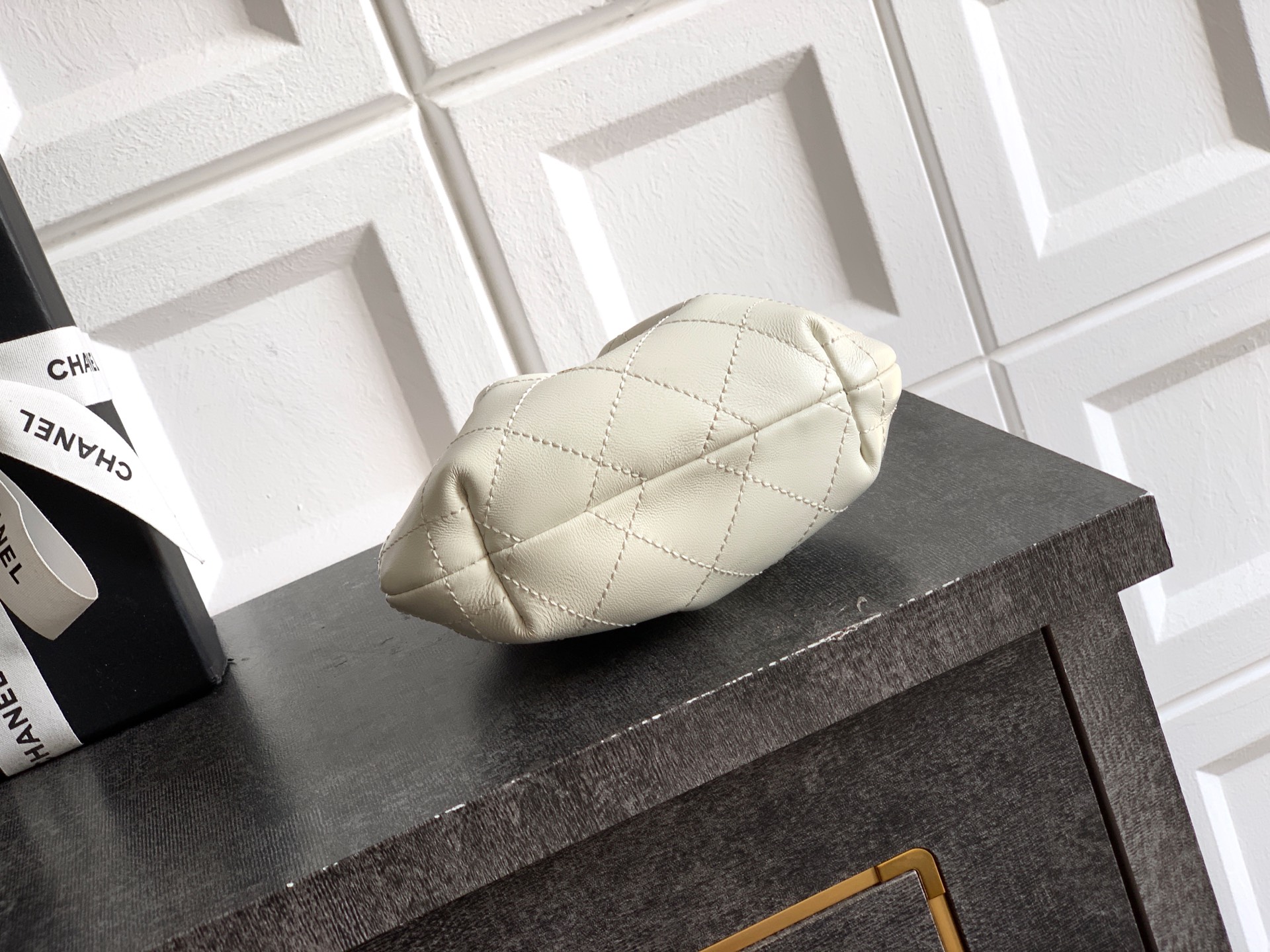 Chanel Tote Bag Sheepskin White M-l