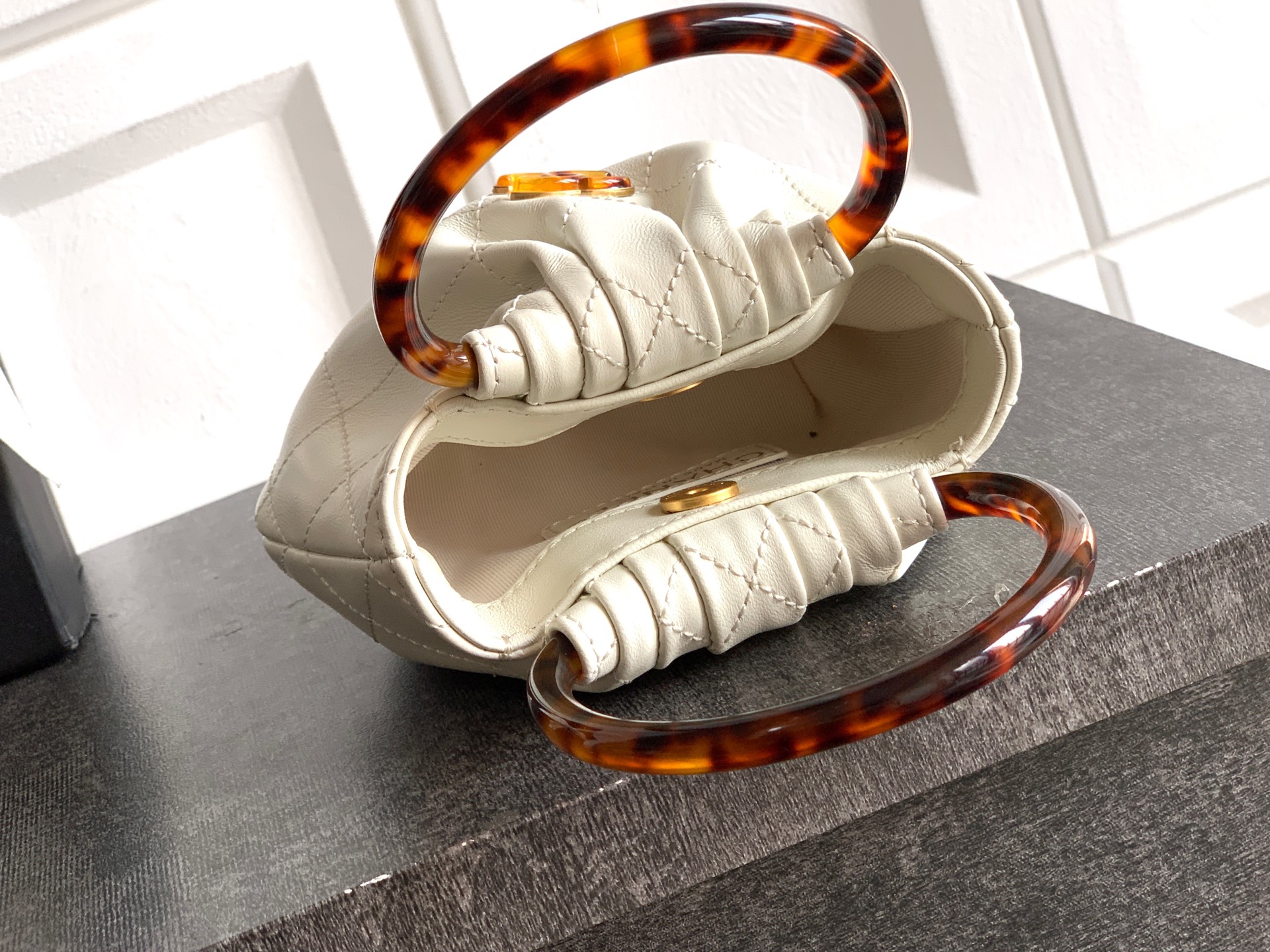 Chanel Tote Bag Sheepskin White M-l