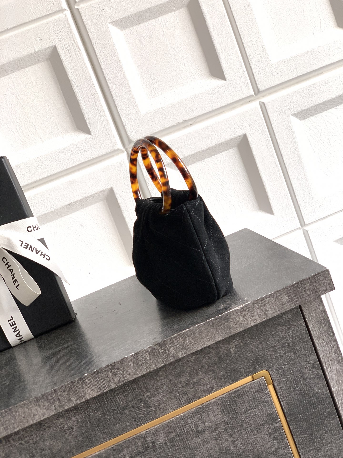 Chanel Basic Bag Black M-l