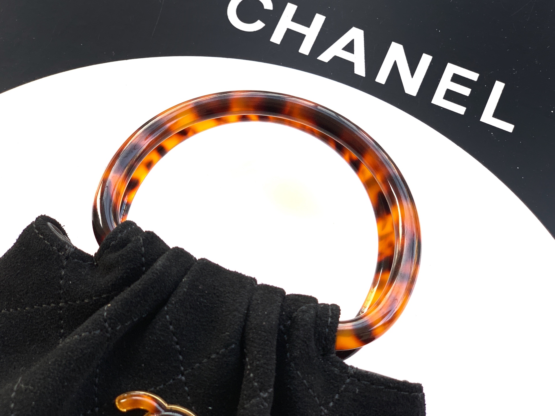 Chanel Basic Bag Black M-l