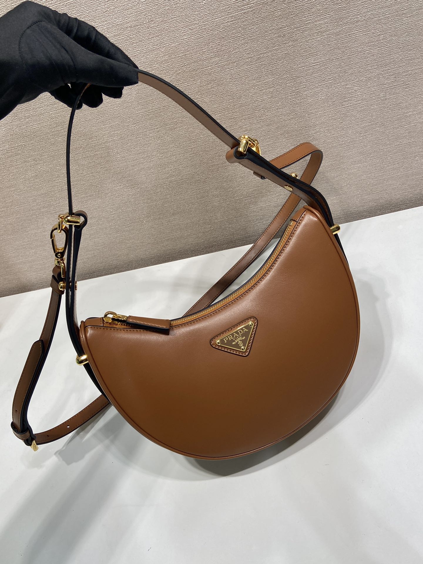 Basic Bag Cow Leather M