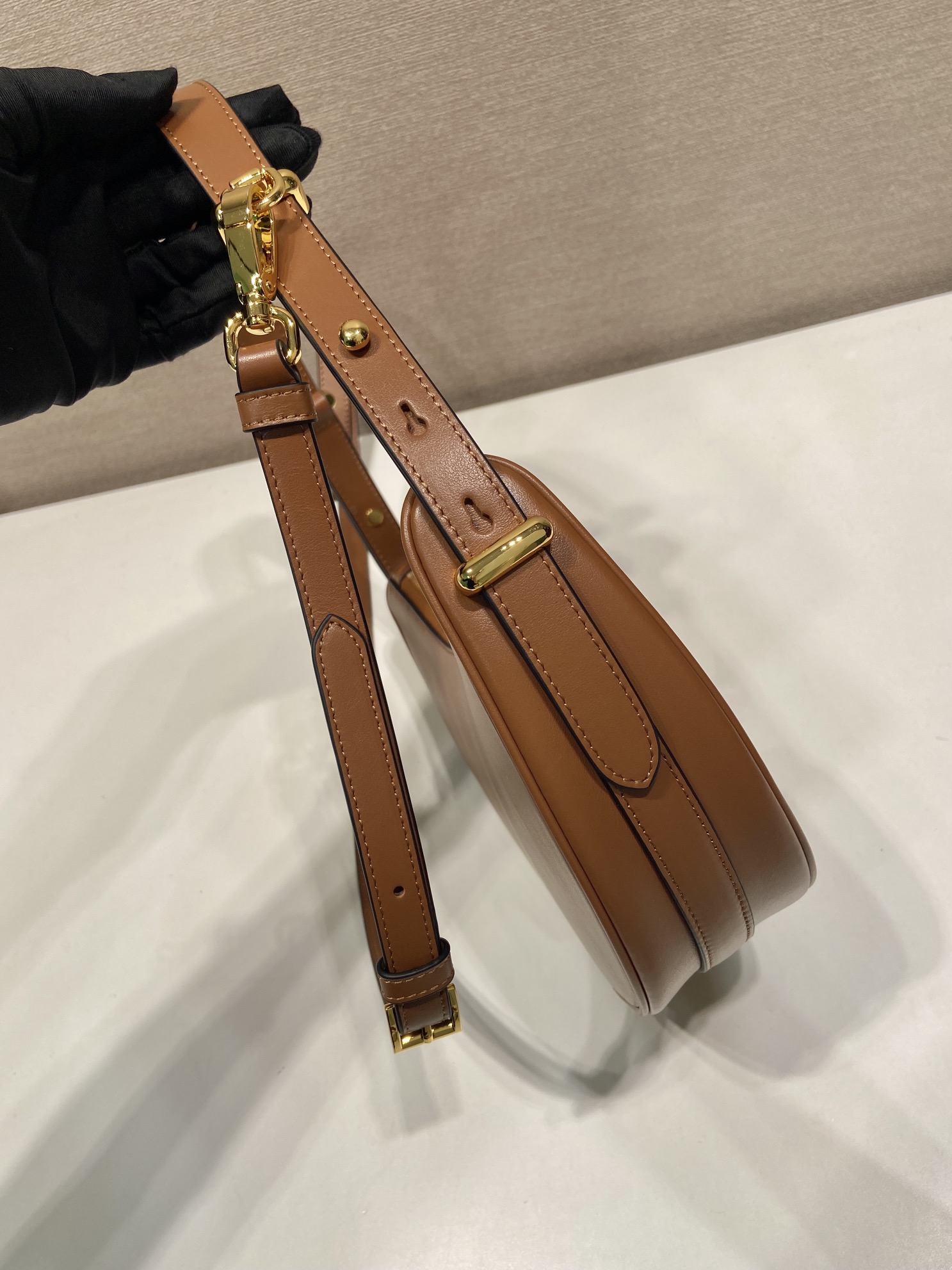 Basic Bag Cow Leather M