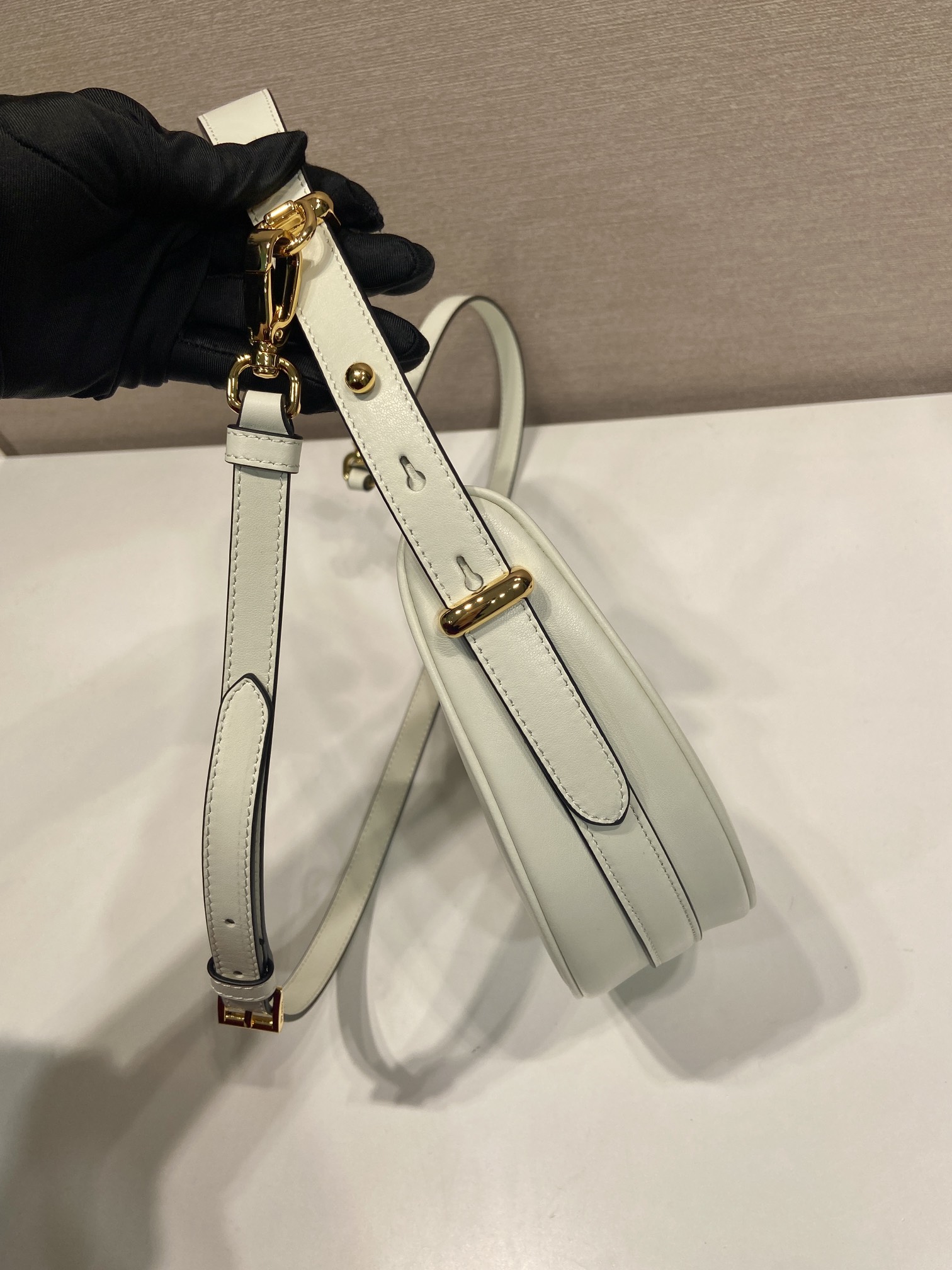Basic Bag Cow Leather M