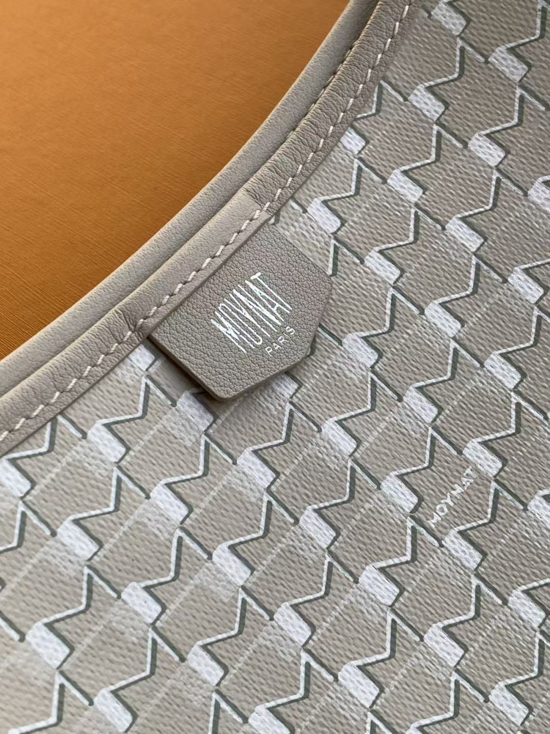 Moynat Basic Bag Large Capacity M-15cm