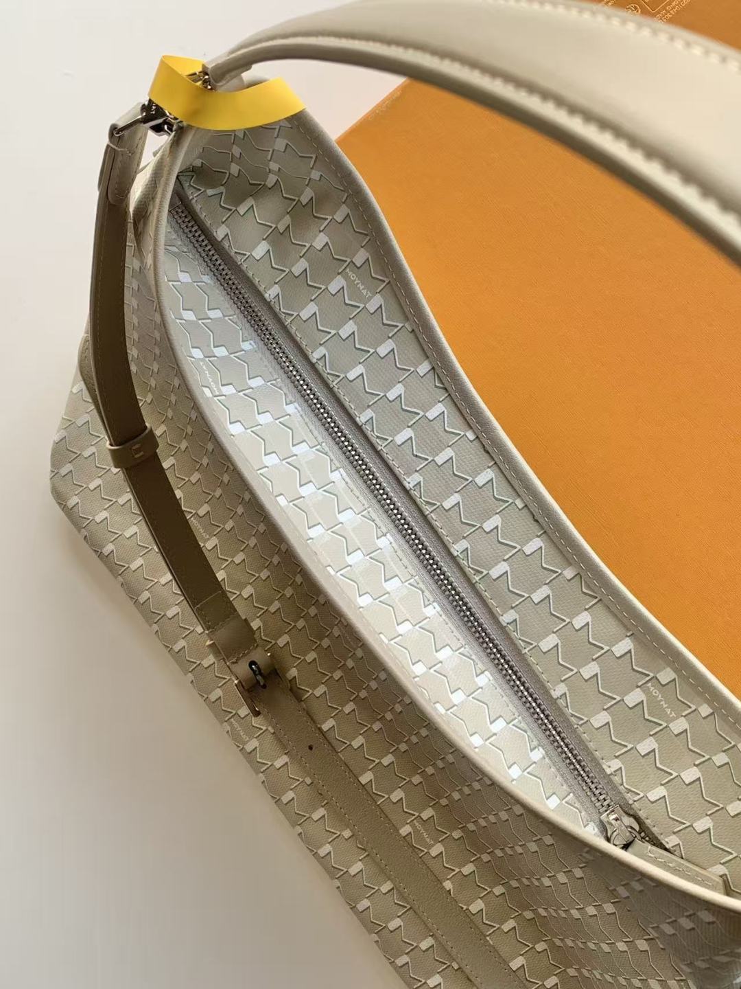 Moynat Basic Bag Large Capacity M-15cm