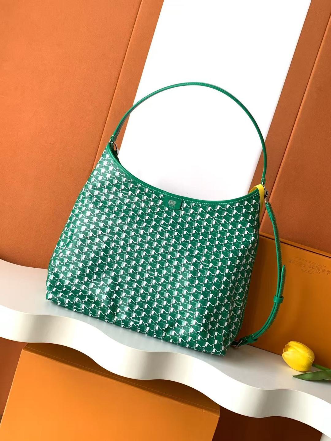 Moynat Basic Bag Large Capacity M-15cm