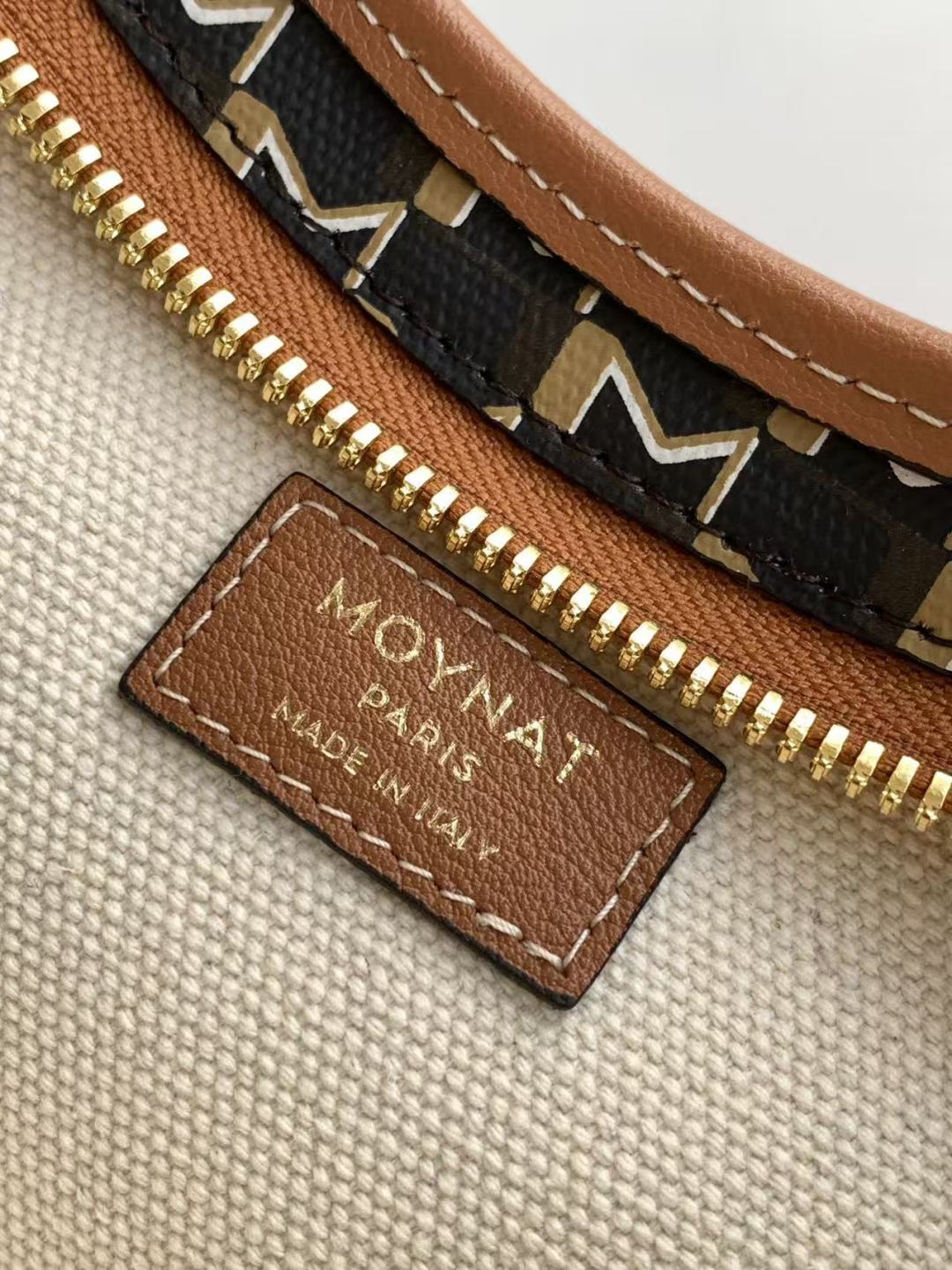 Moynat Basic Bag Cow Leather M-s