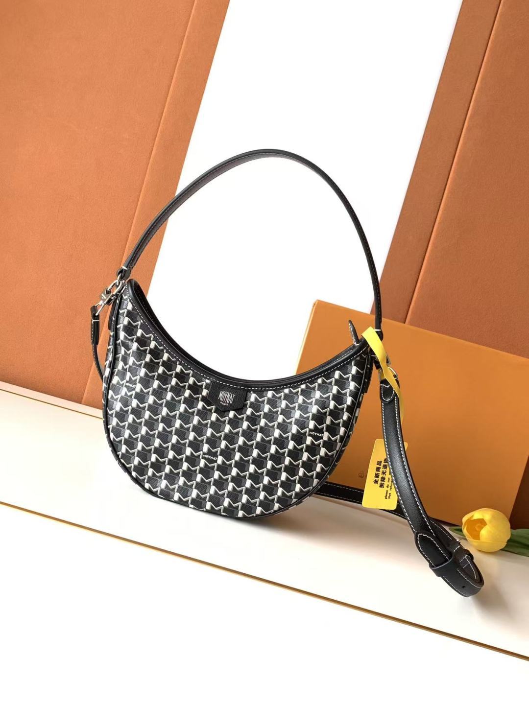 Moynat Basic Bag Cow Leather M-s