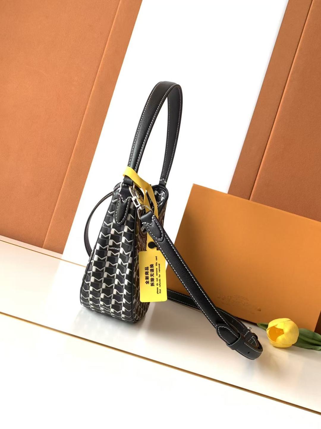 Moynat Basic Bag Cow Leather M-s