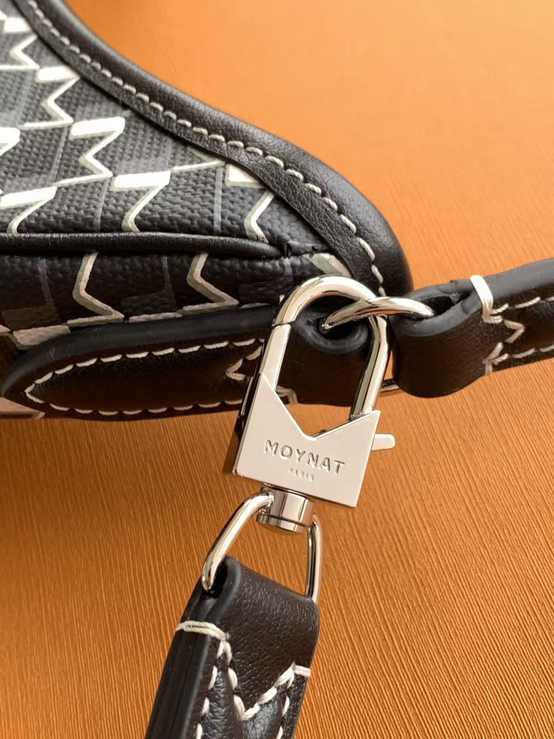 Moynat Basic Bag Cow Leather M-s