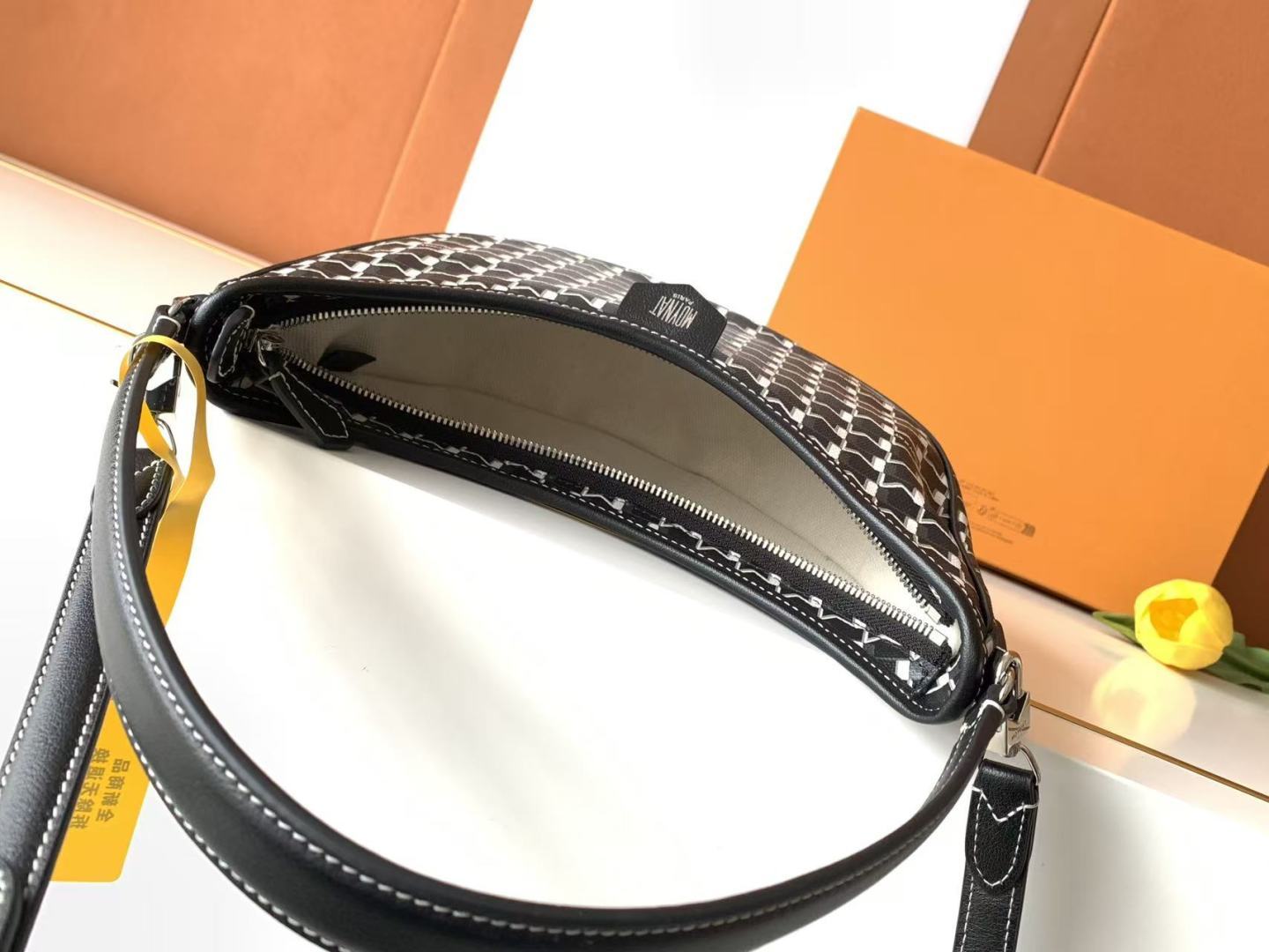 Moynat Basic Bag Cow Leather M-s