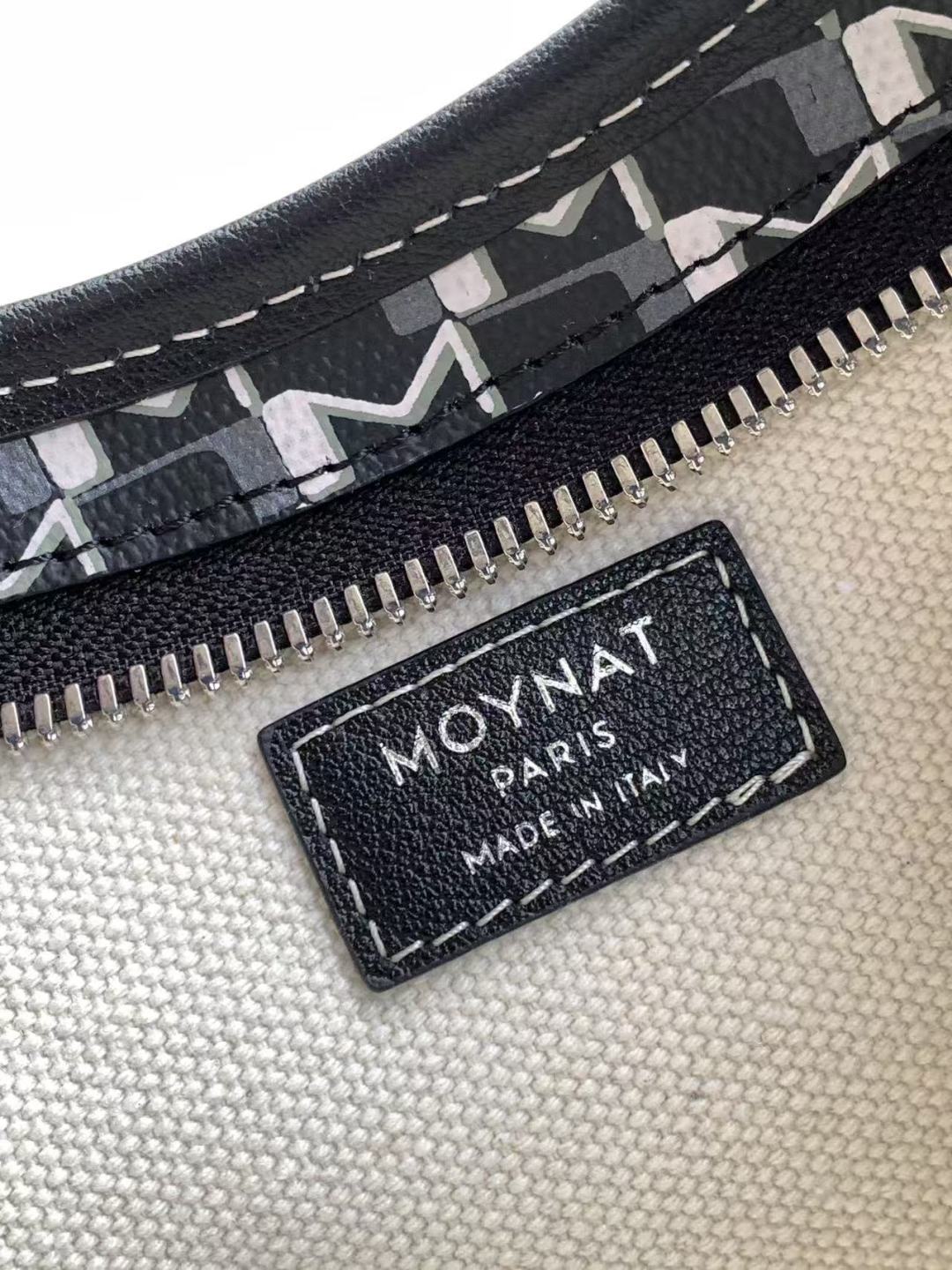 Moynat Basic Bag Cow Leather M-s
