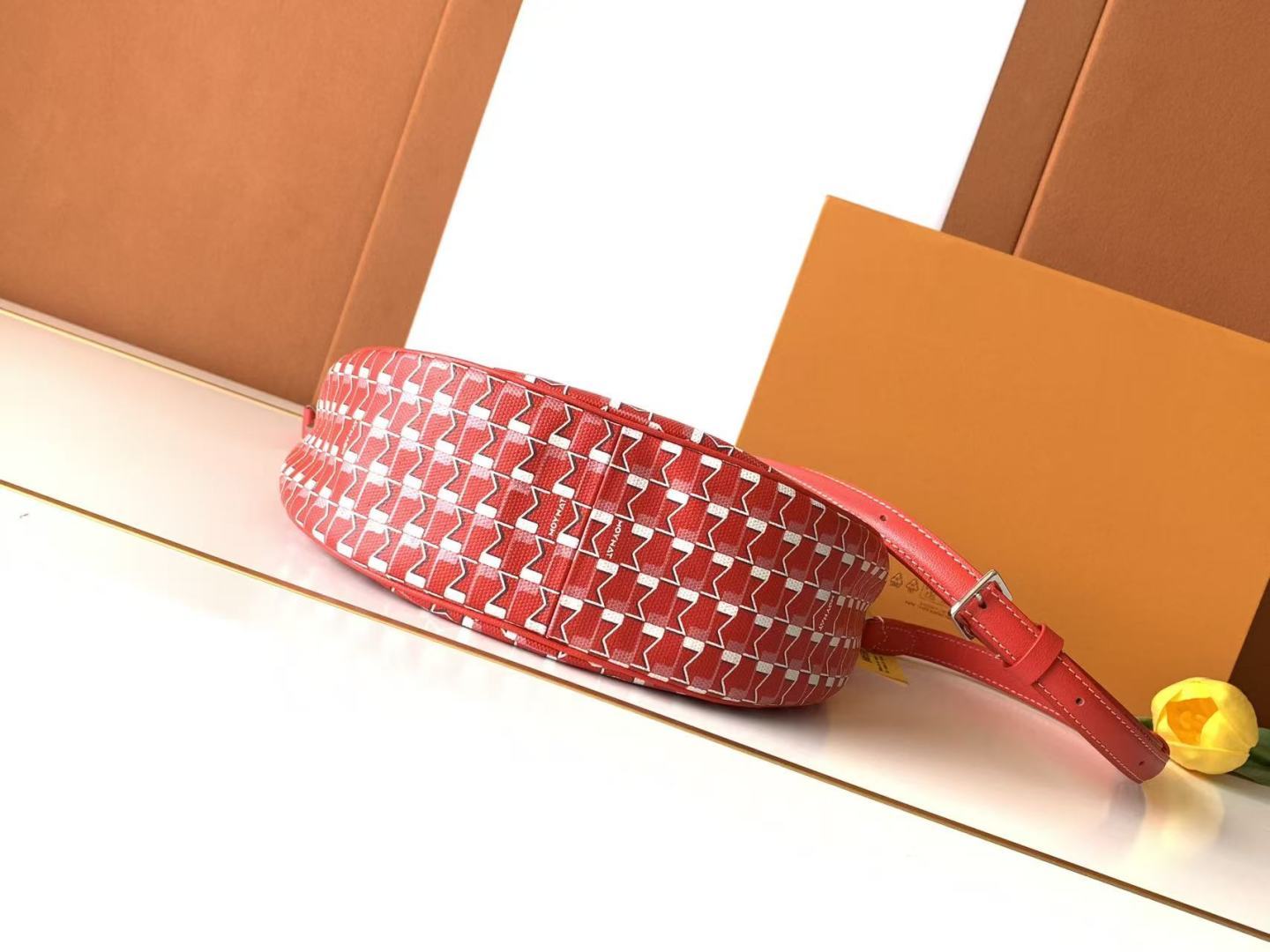 Moynat Basic Bag Cow Leather M-s