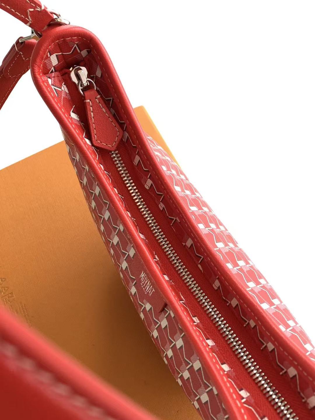 Moynat Basic Bag Cow Leather M-s