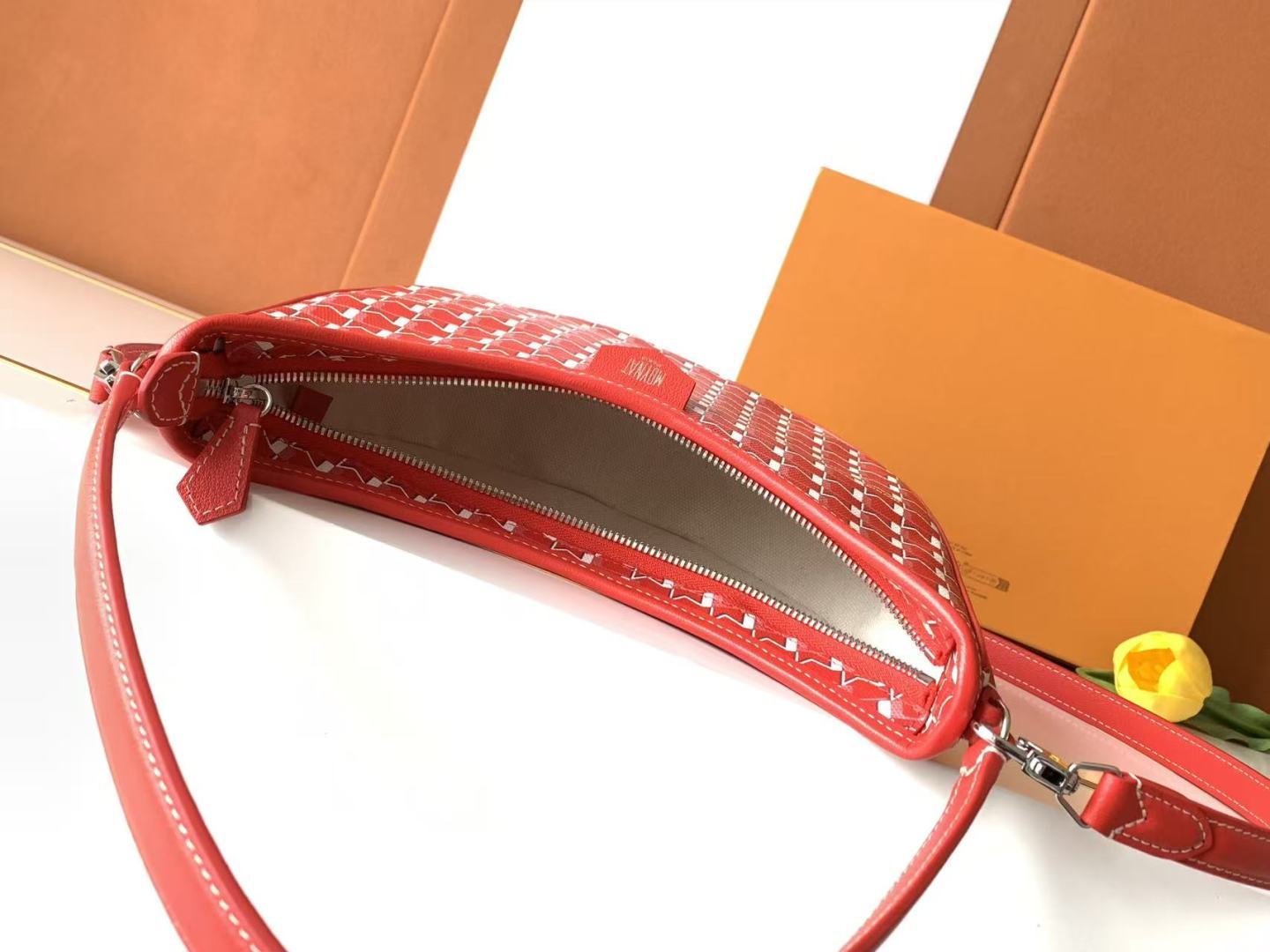 Moynat Basic Bag Cow Leather M-s