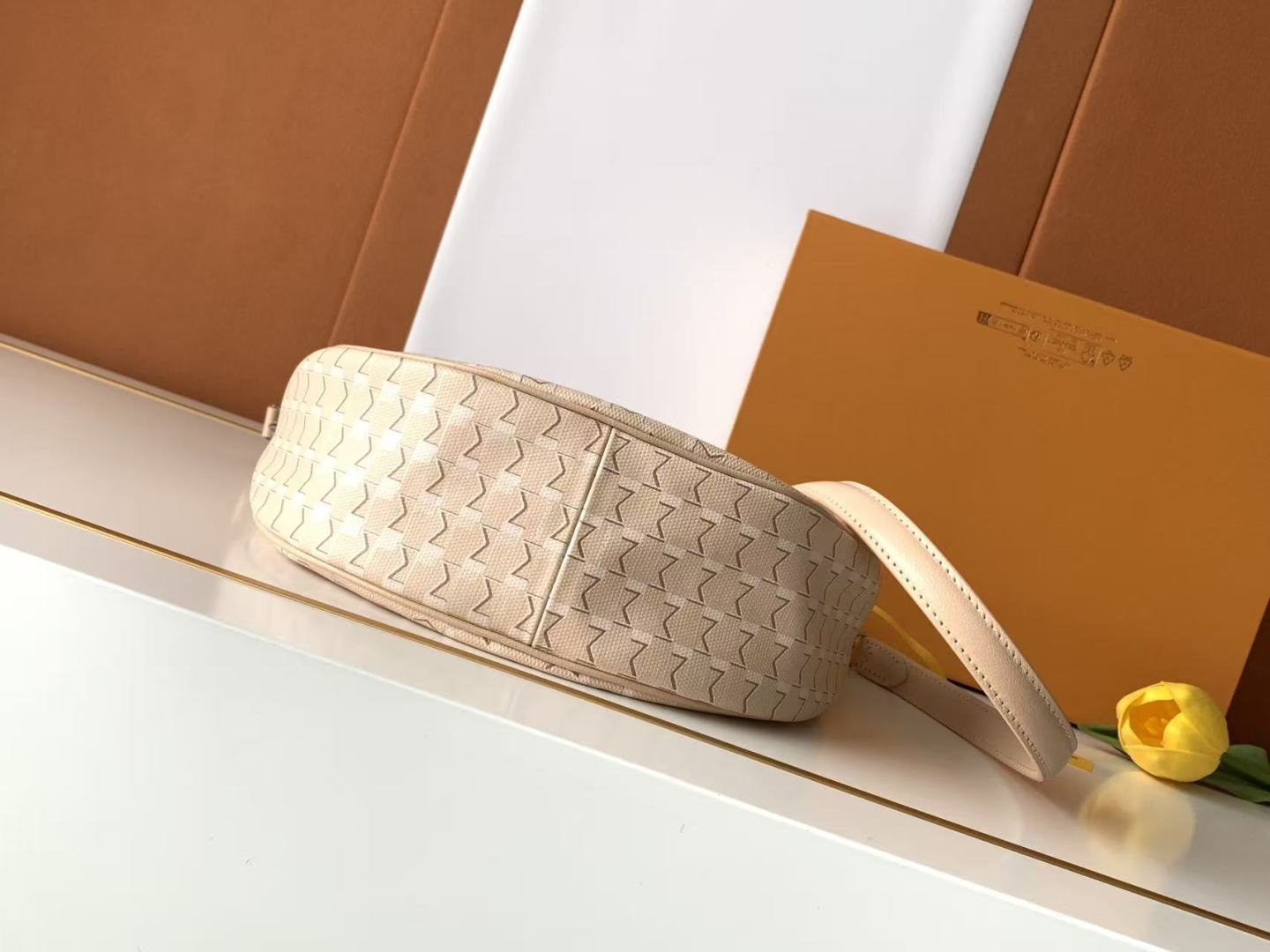 Moynat Basic Bag Cow Leather M-s