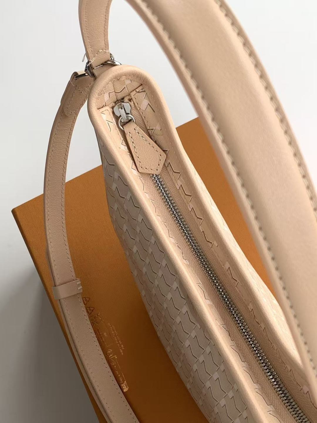 Moynat Basic Bag Cow Leather M-s