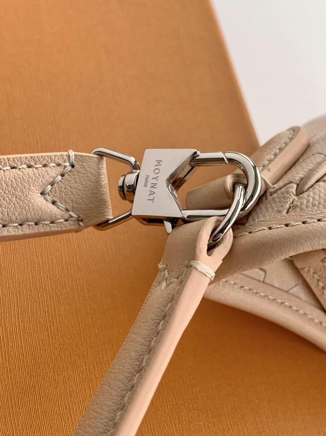 Moynat Basic Bag Cow Leather M-s