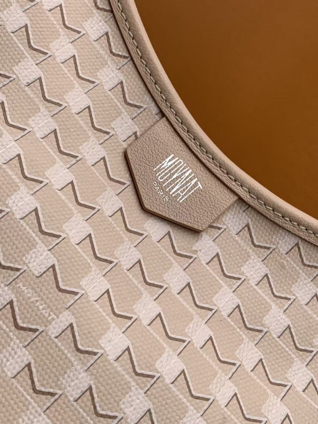 Moynat Basic Bag Cow Leather M-s