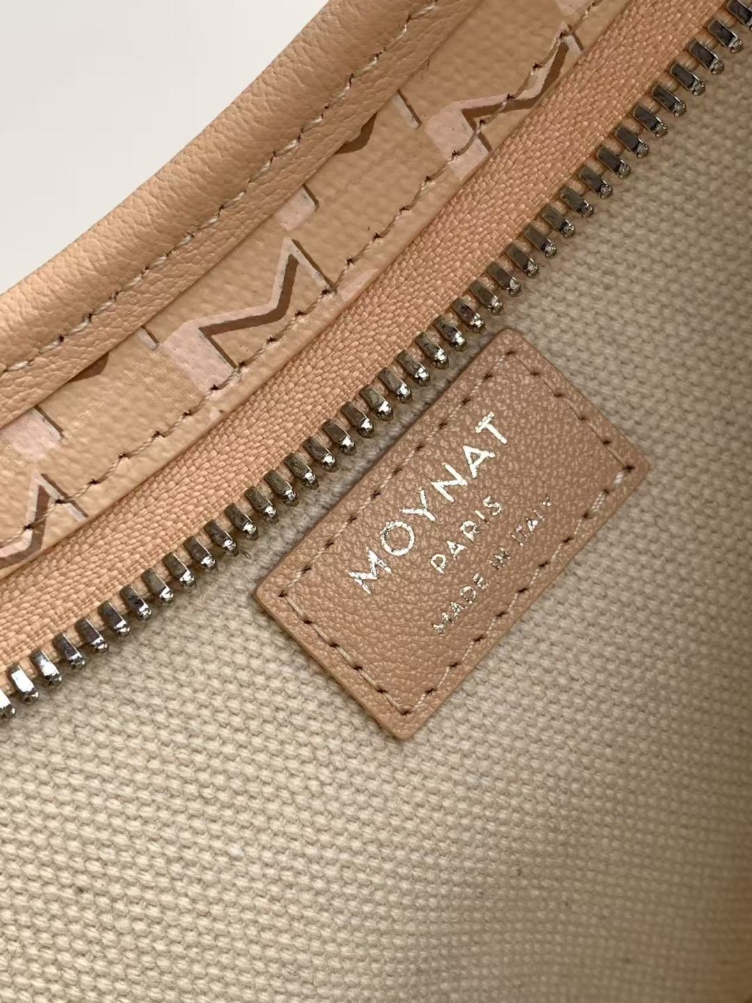 Moynat Basic Bag Cow Leather M-s