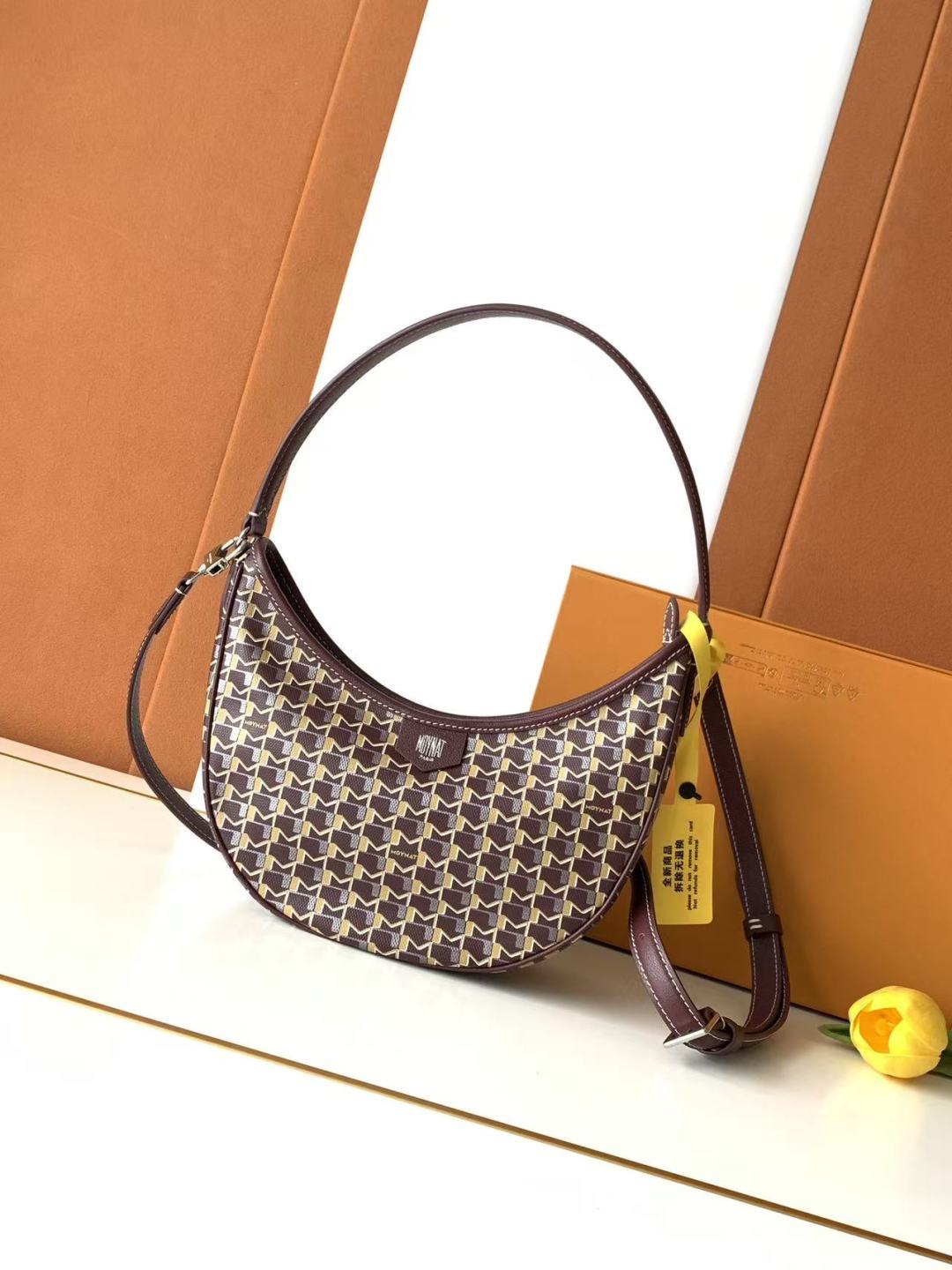 Moynat Basic Bag Cow Leather M-s