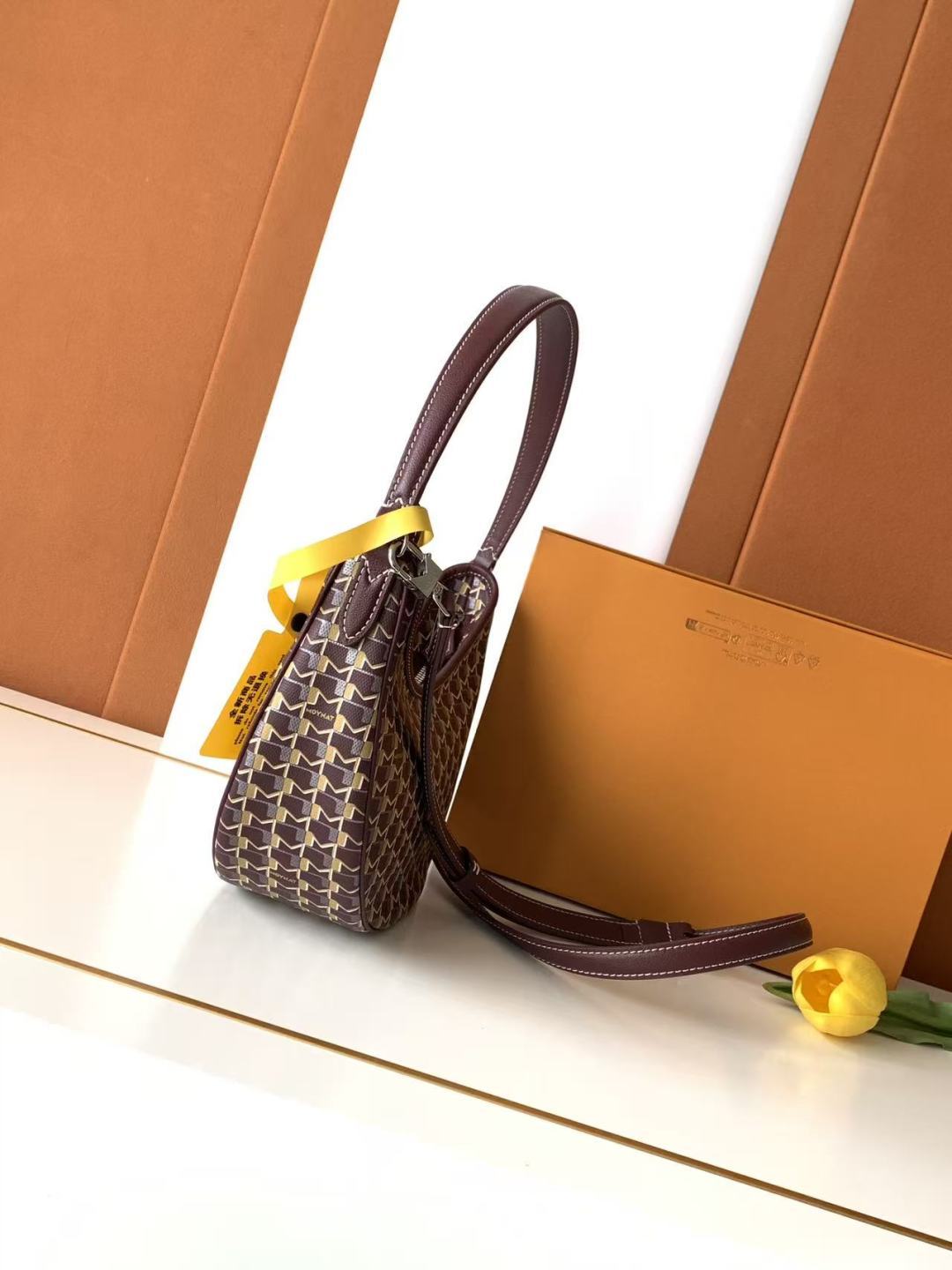 Moynat Basic Bag Cow Leather M-s