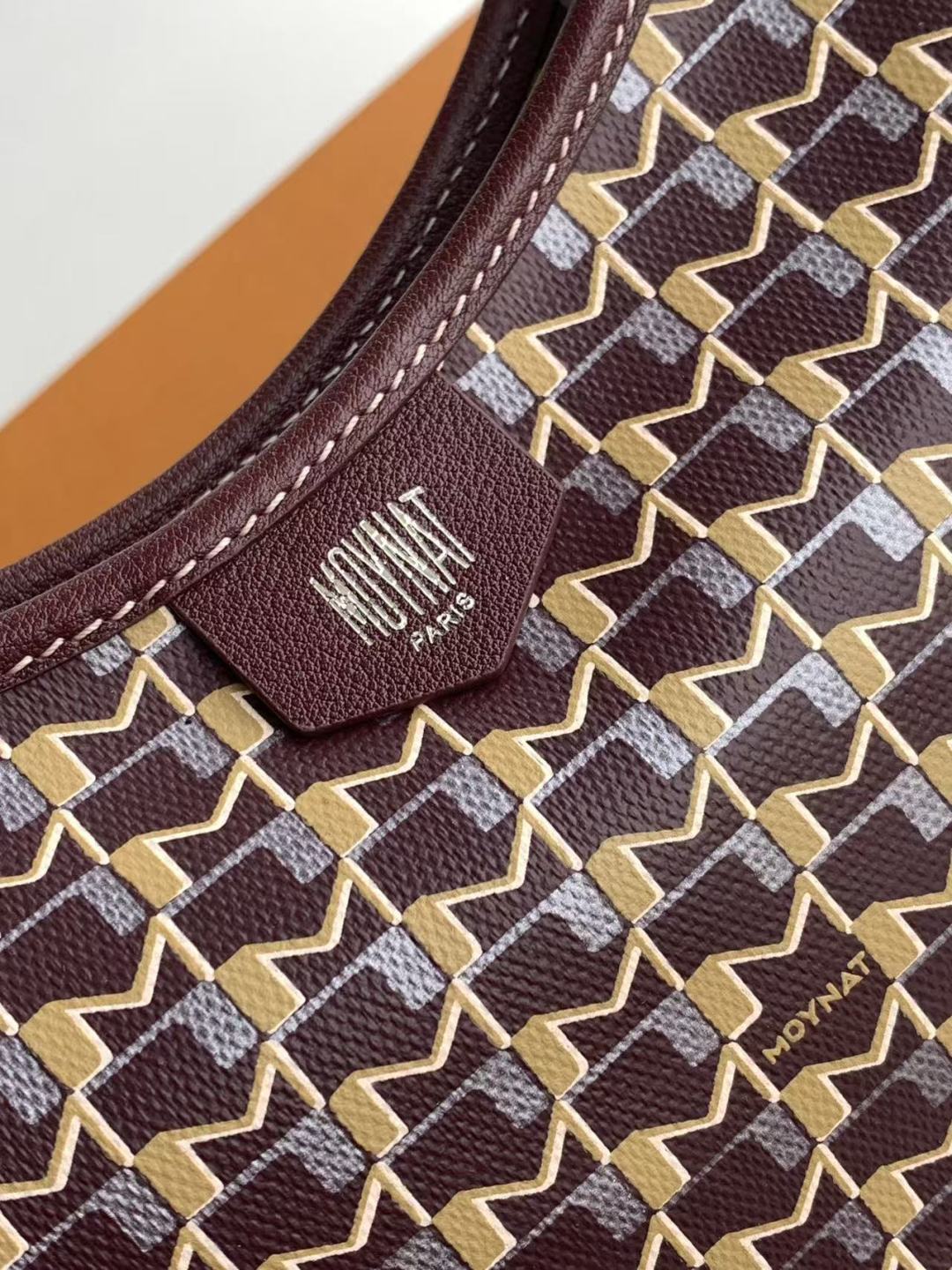 Moynat Basic Bag Cow Leather M-s