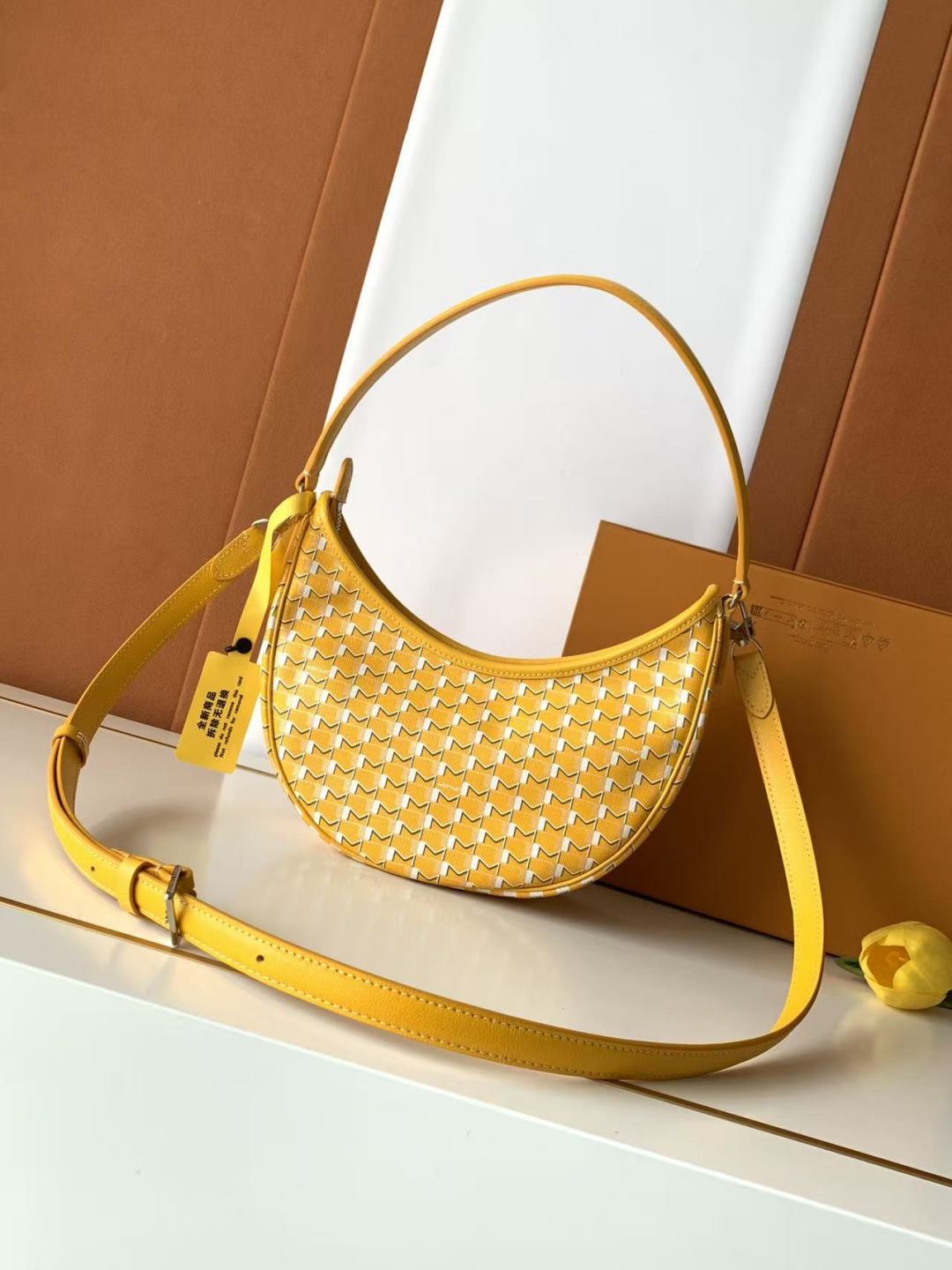 Moynat Basic Bag Cow Leather M-s