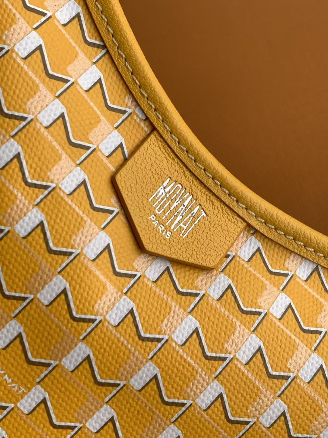 Moynat Basic Bag Cow Leather M-s