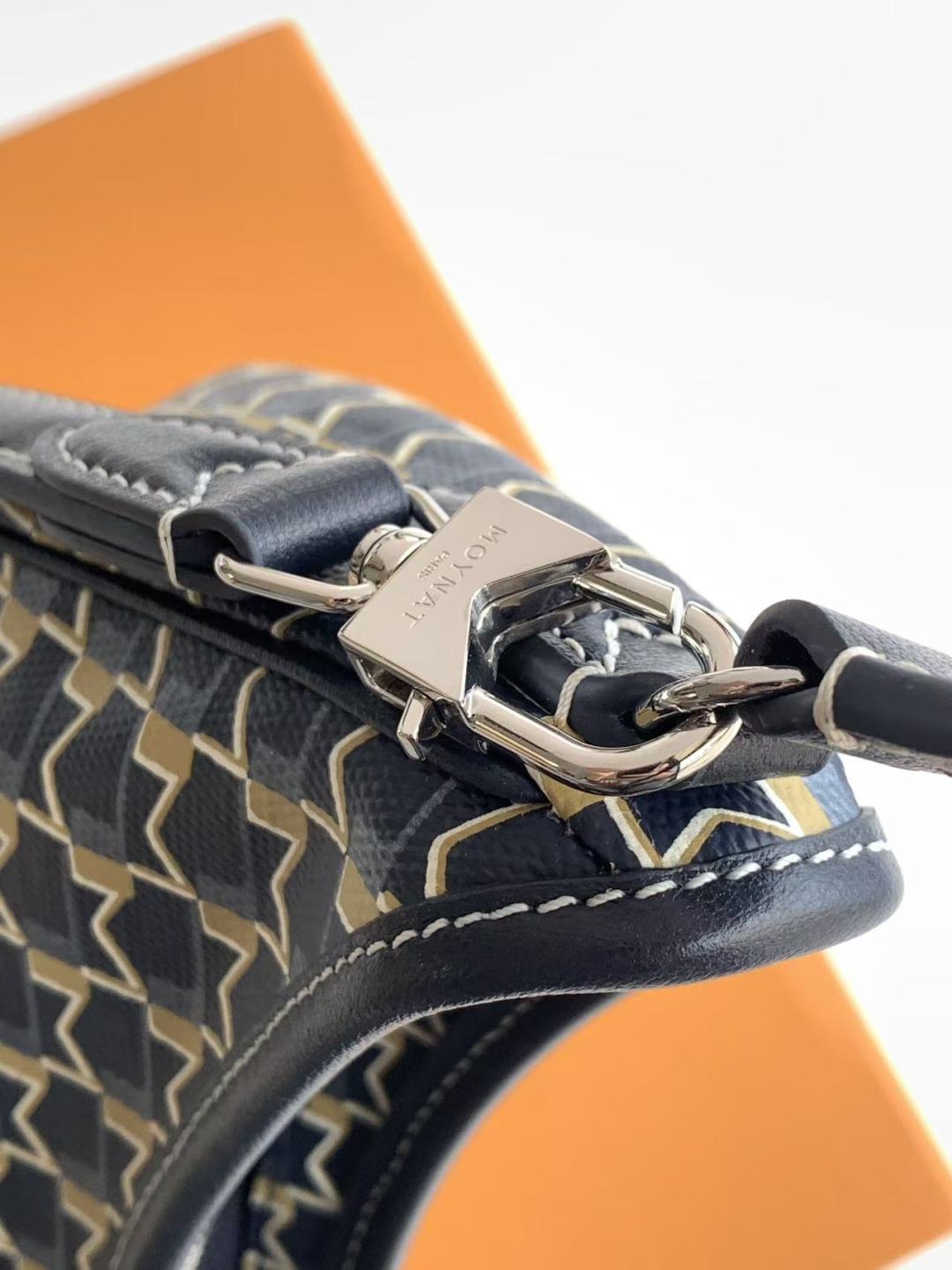 Moynat Basic Bag Cow Leather M-s