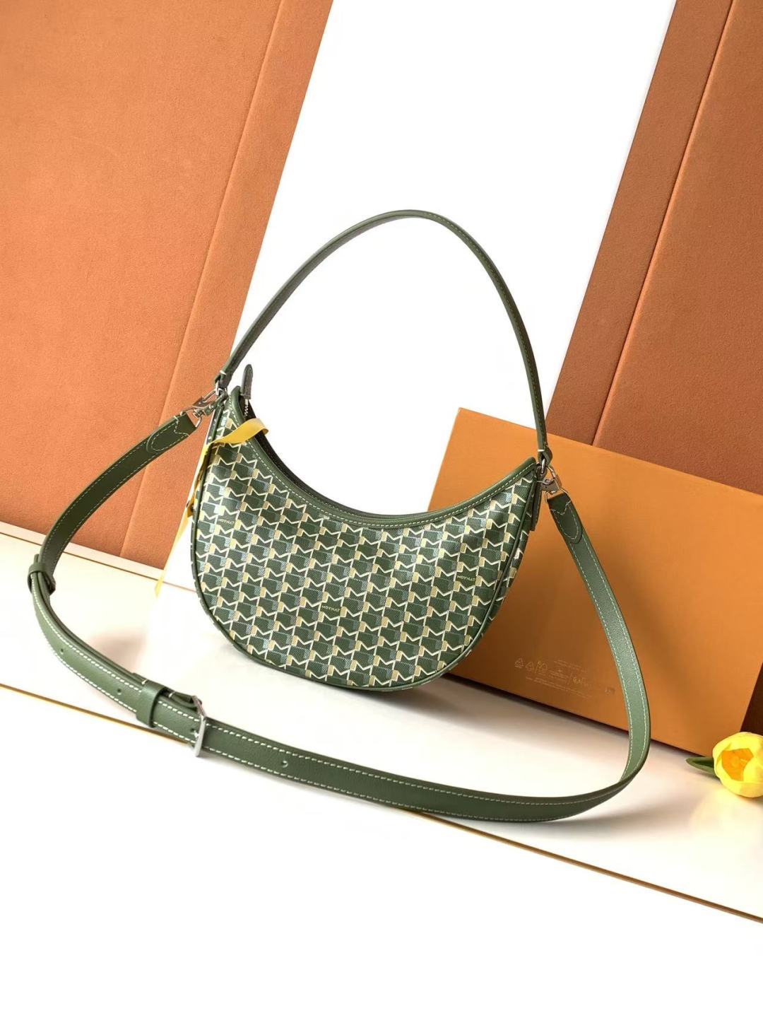 Moynat Basic Bag Cow Leather M-s