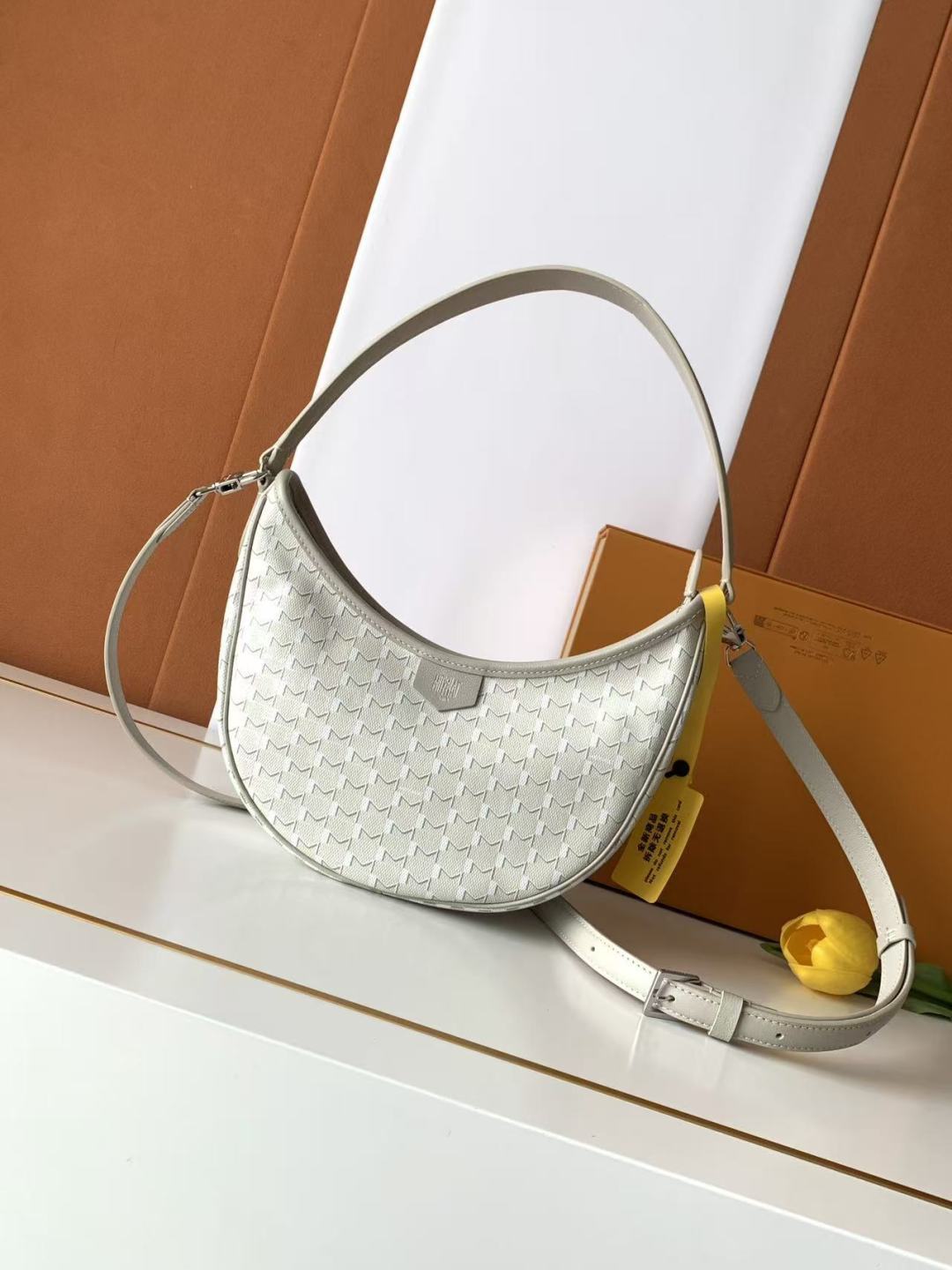 Moynat Basic Bag Cow Leather M-s