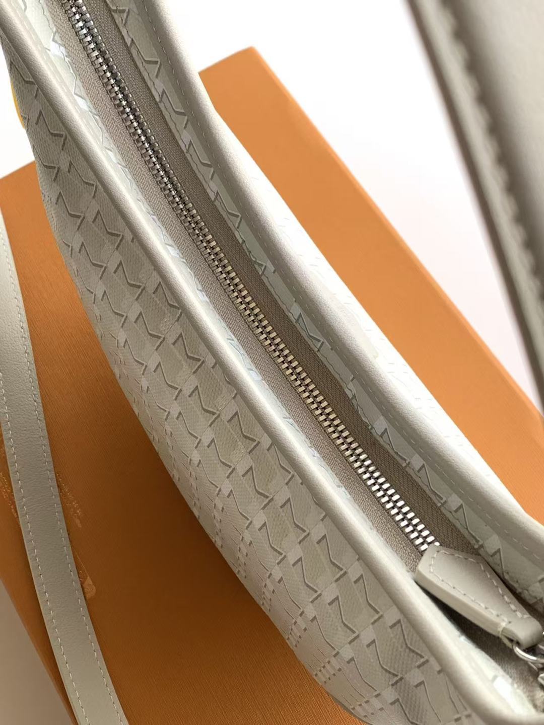 Moynat Basic Bag Cow Leather M-s