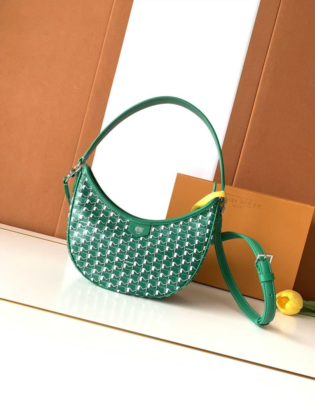 Moynat Basic Bag Cow Leather M-s