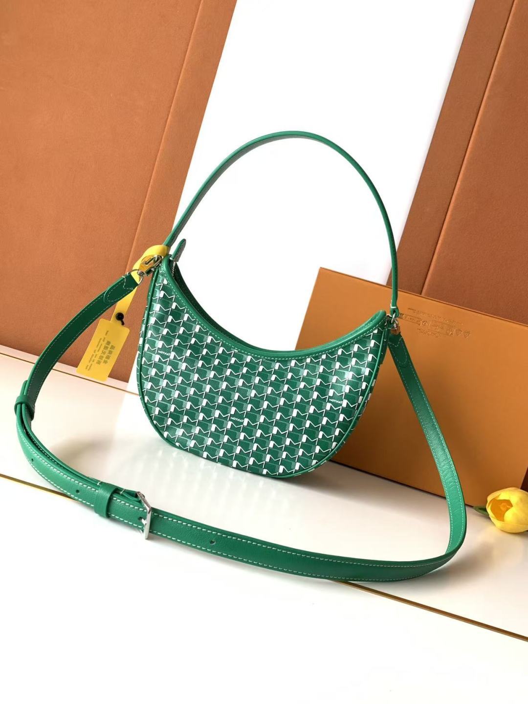 Moynat Basic Bag Cow Leather M-s