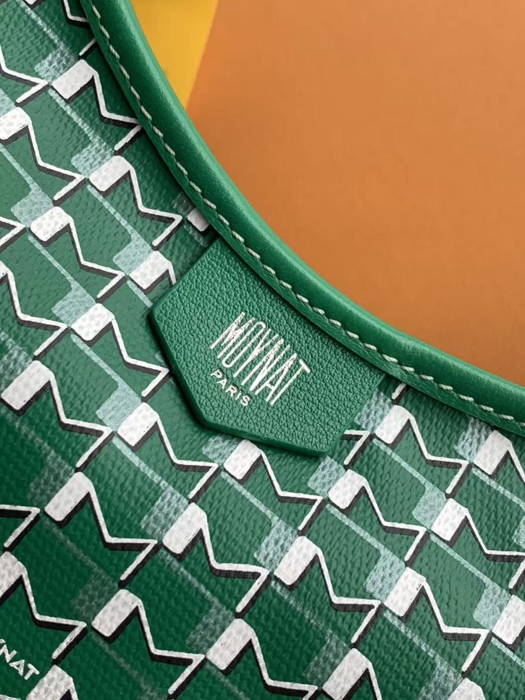 Moynat Basic Bag Cow Leather M-s