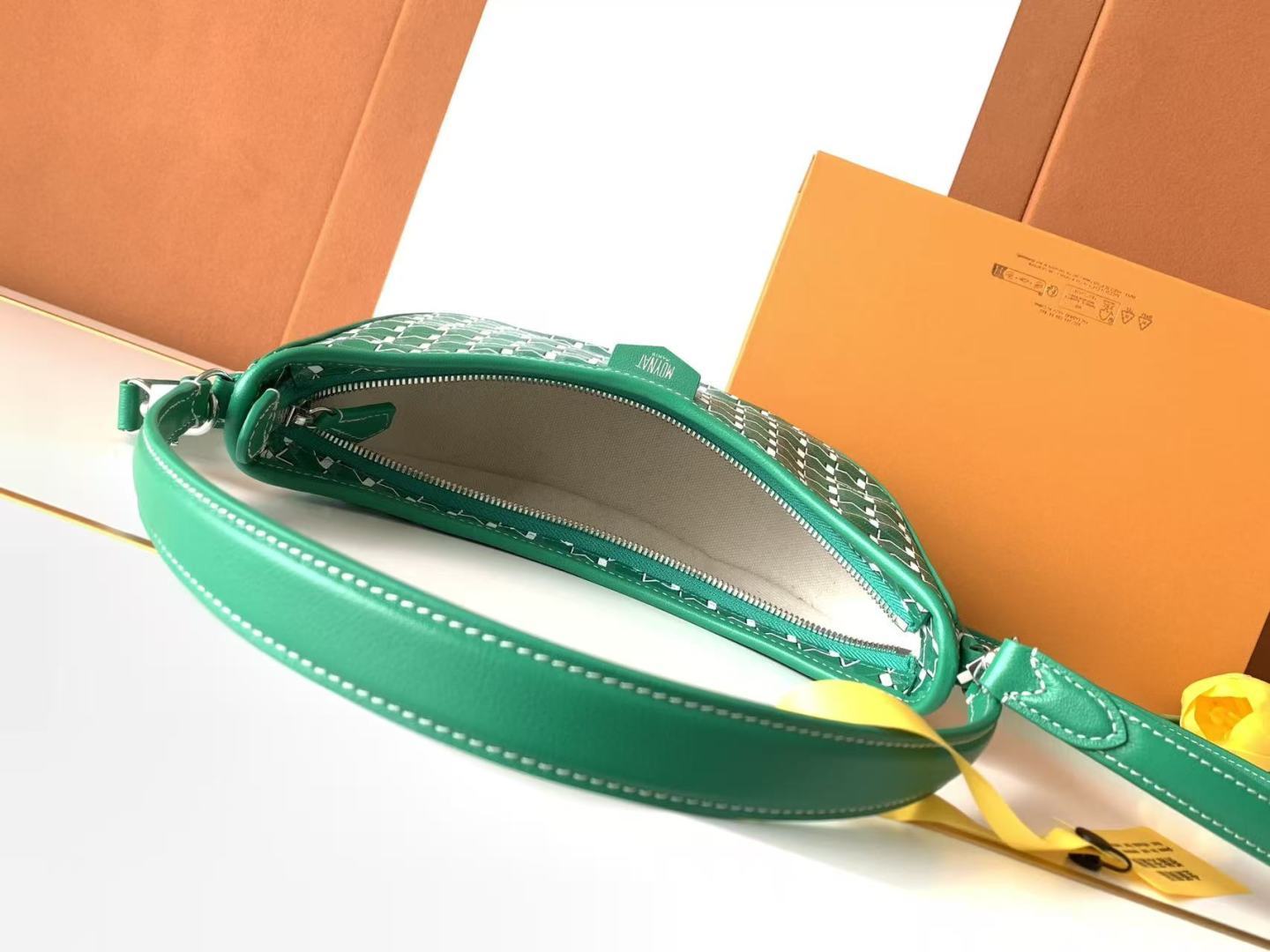 Moynat Basic Bag Cow Leather M-s