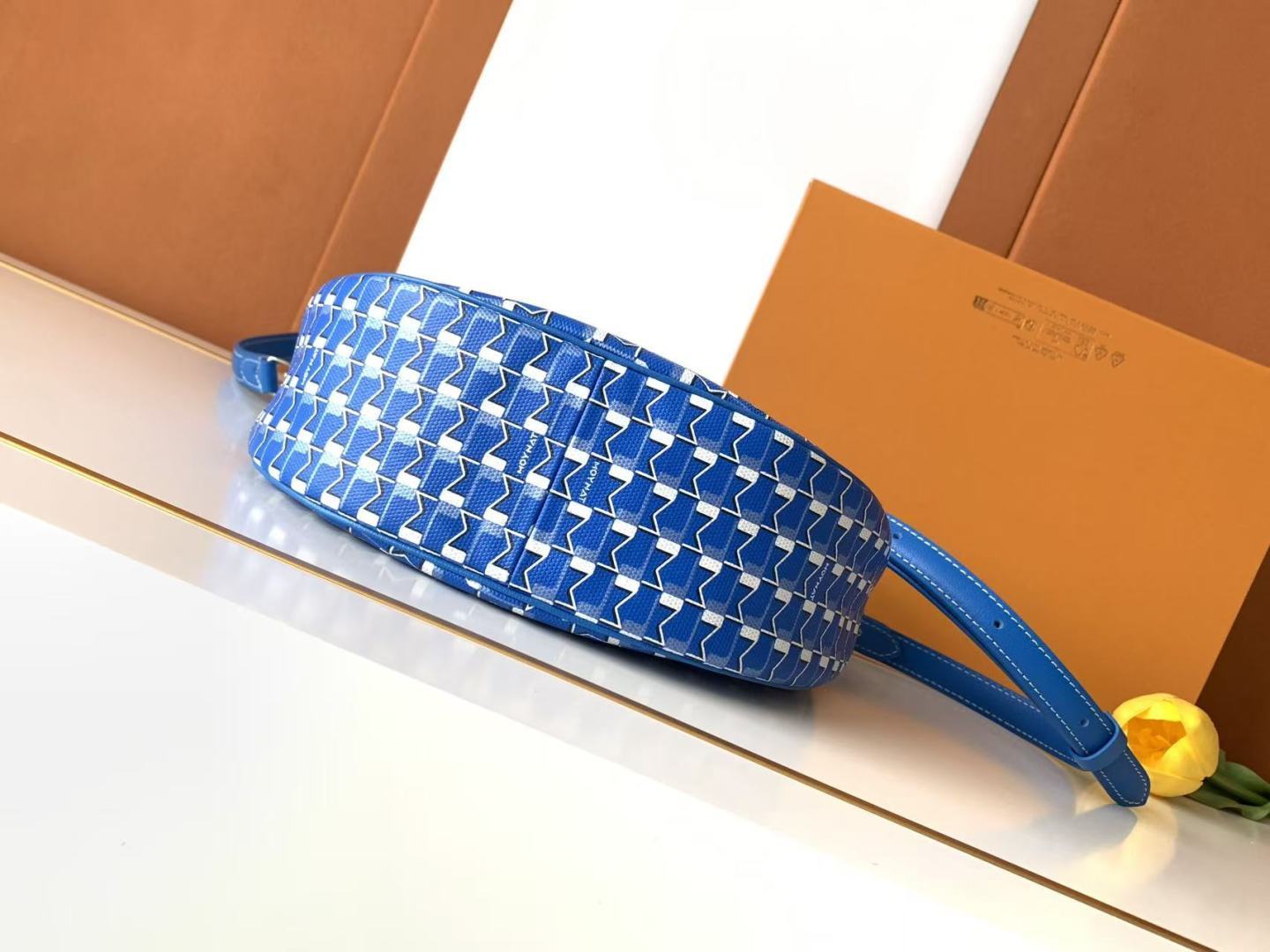 Moynat Basic Bag Cow Leather M-s