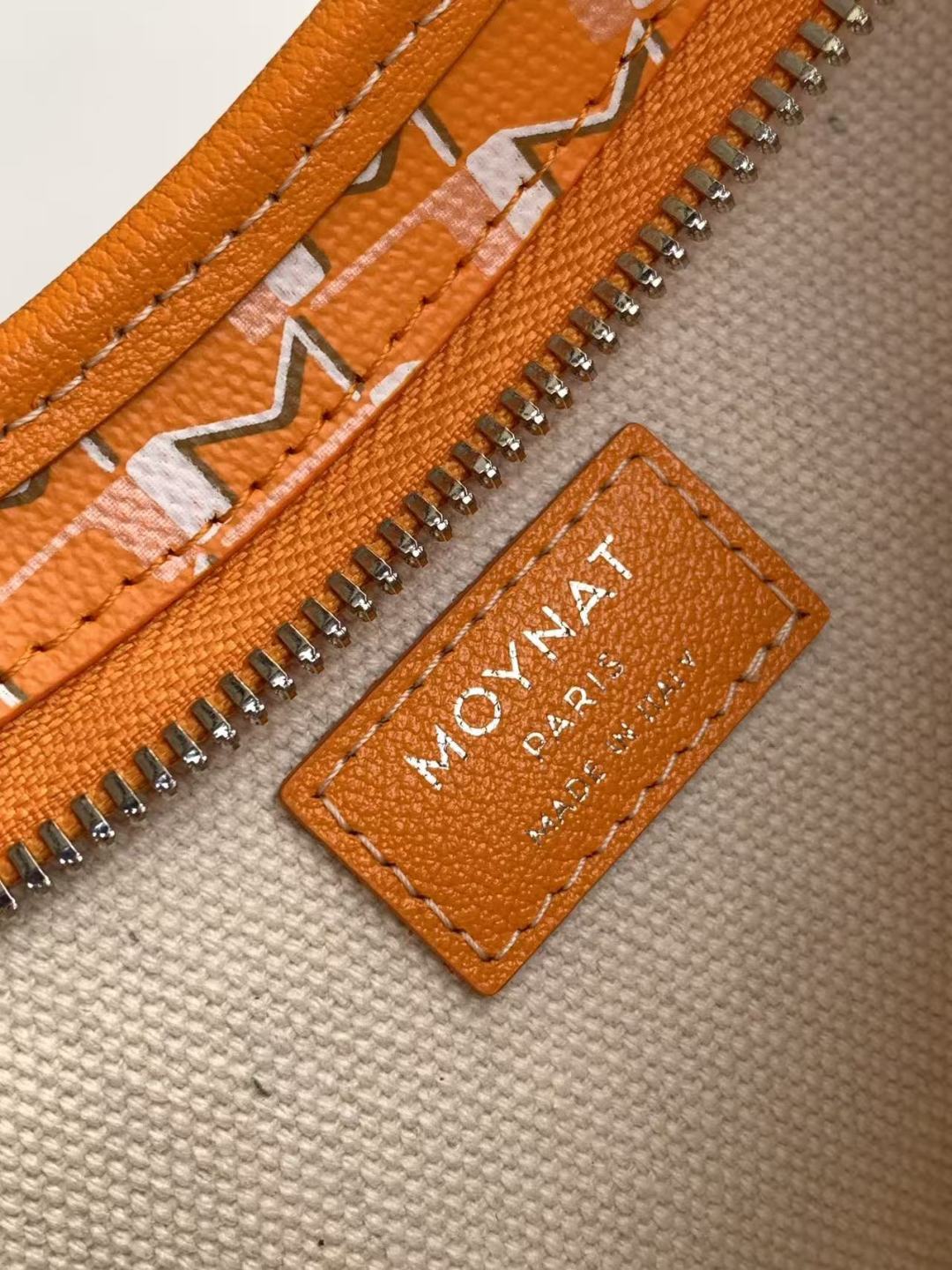 Moynat Basic Bag Cow Leather M-s