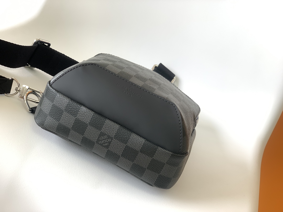 Louis Vuitton Shoulder Bag Canvas M-10cm