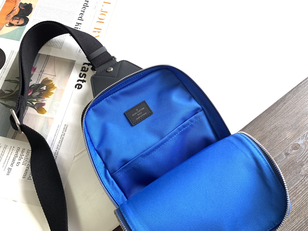 Louis Vuitton Shoulder Bag Canvas M-10cm