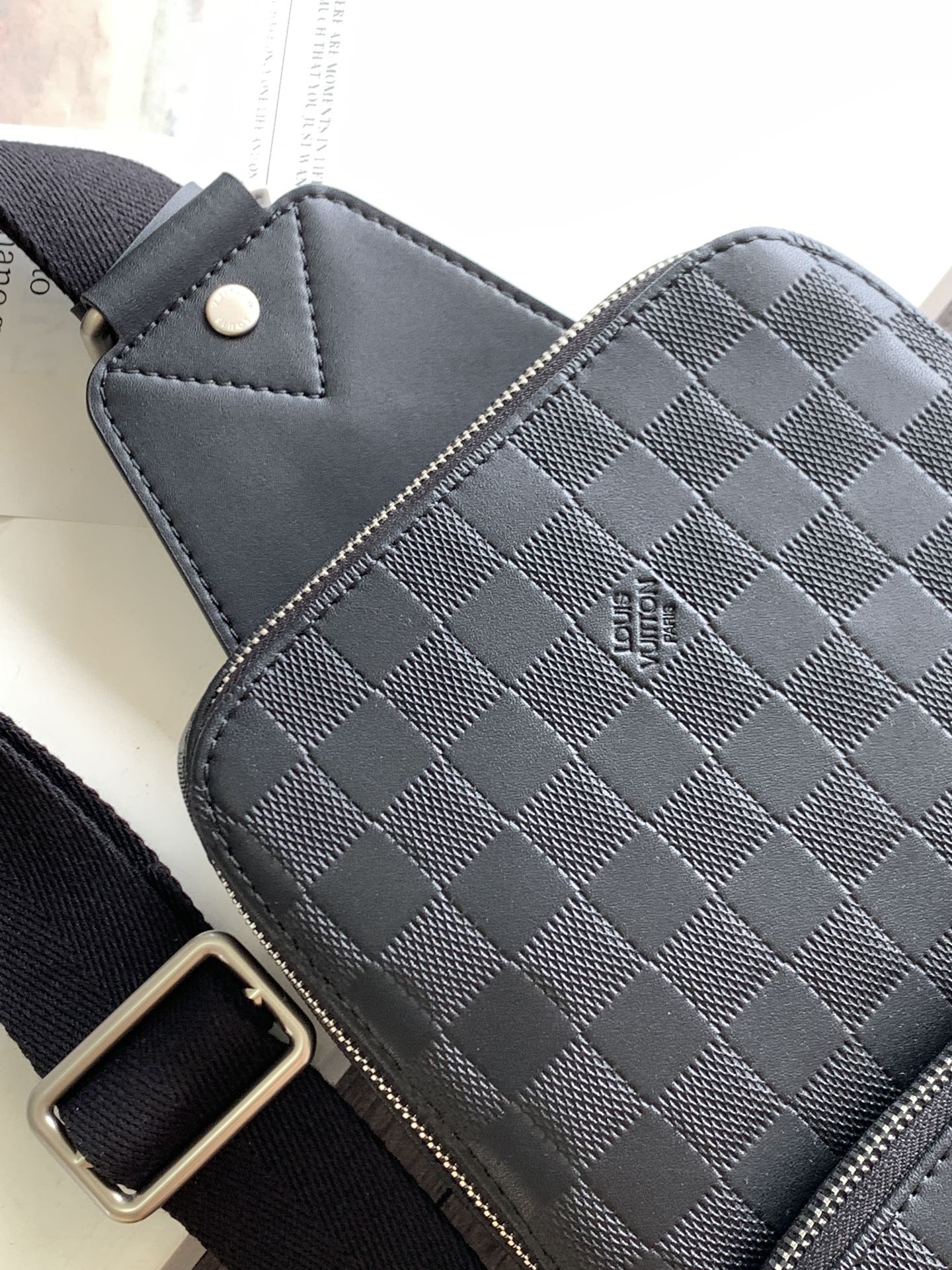 Louis Vuitton Male Shoulder Bag M-10cm