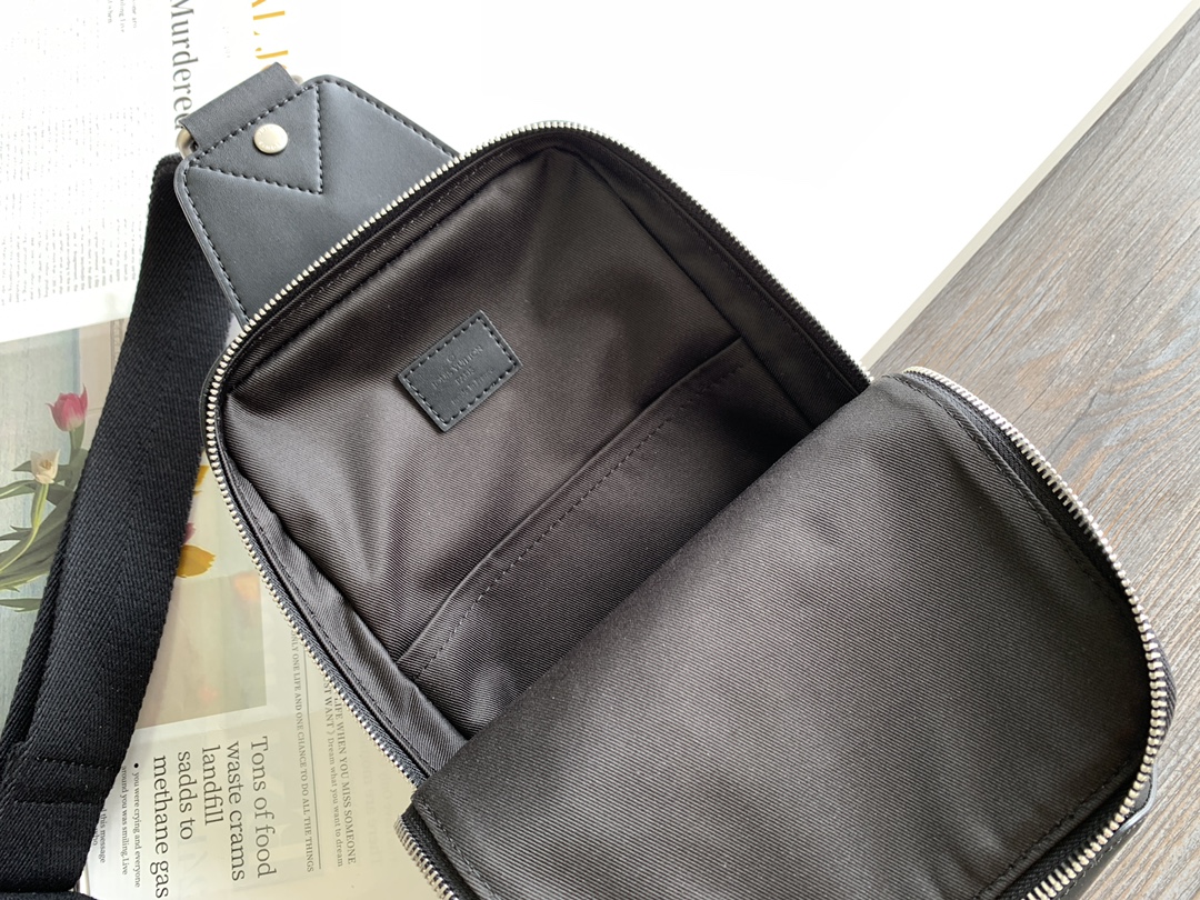 Louis Vuitton Male Shoulder Bag M-10cm