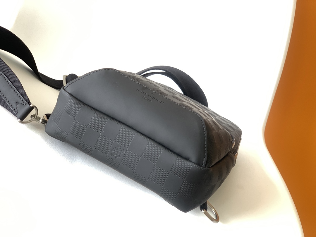 Louis Vuitton Male Shoulder Bag M-10cm