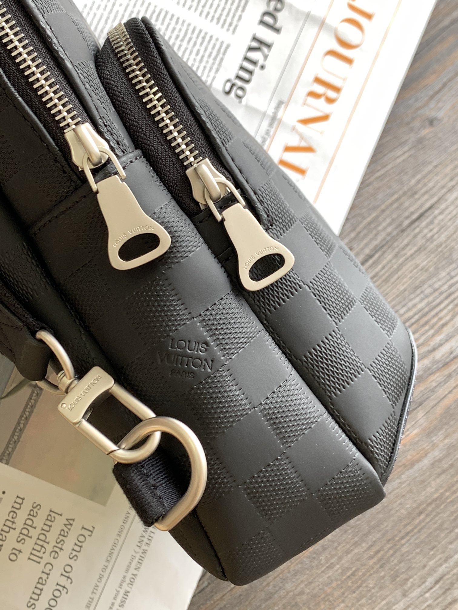 Louis Vuitton Male Shoulder Bag M-10cm