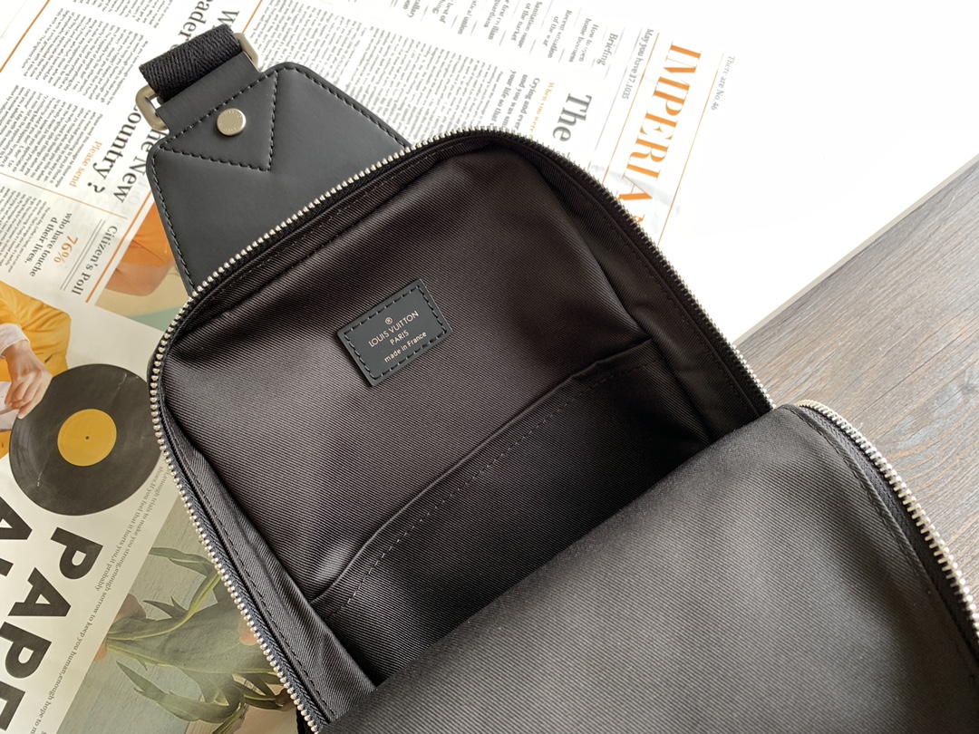 Louis Vuitton Male Shoulder Bag M-10cm