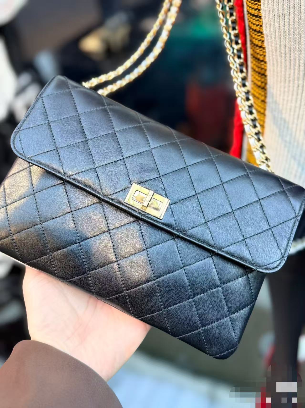 Chanel Basic Bag M-l